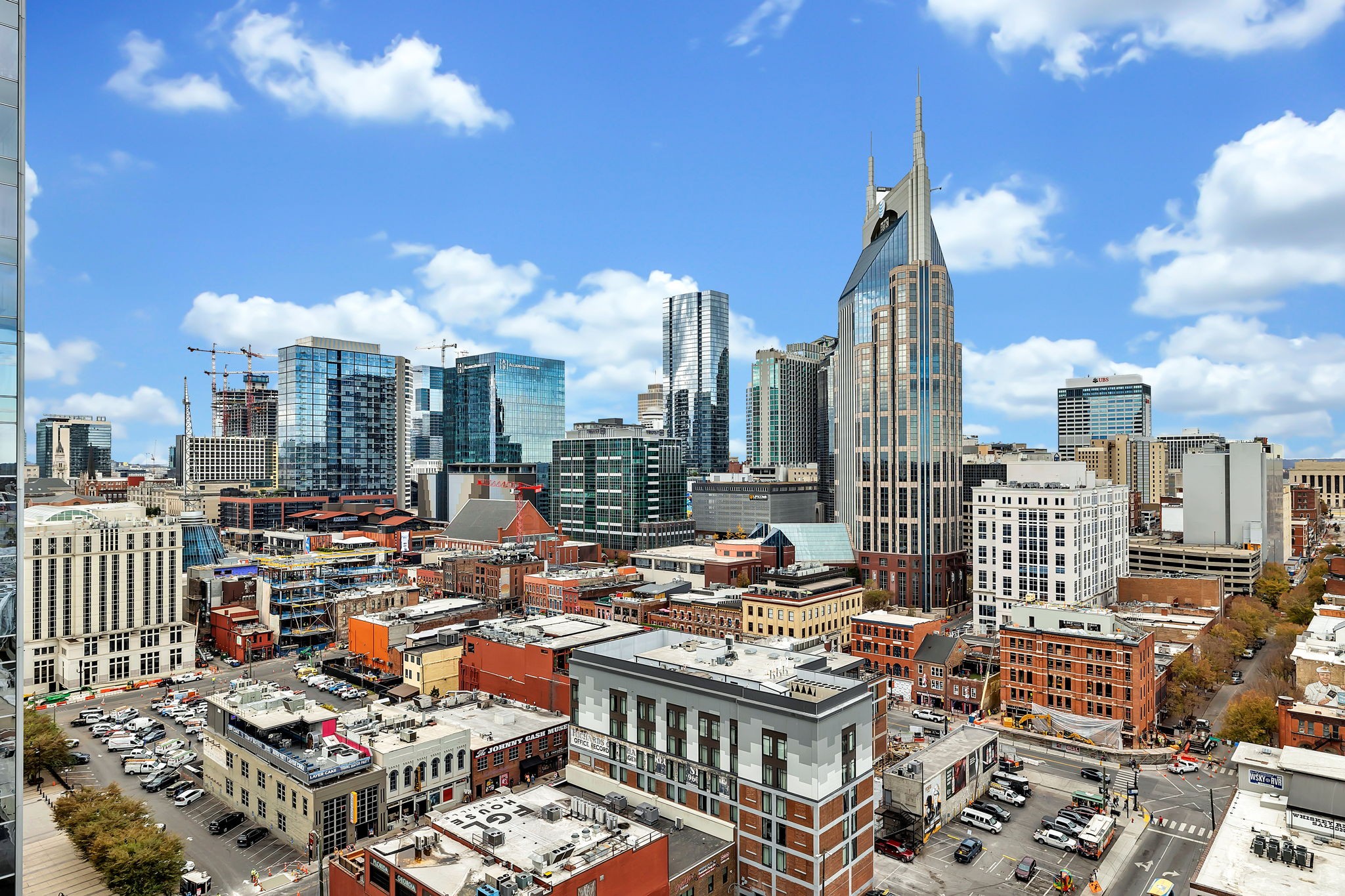 160 2nd Ave, N Unit: 1603