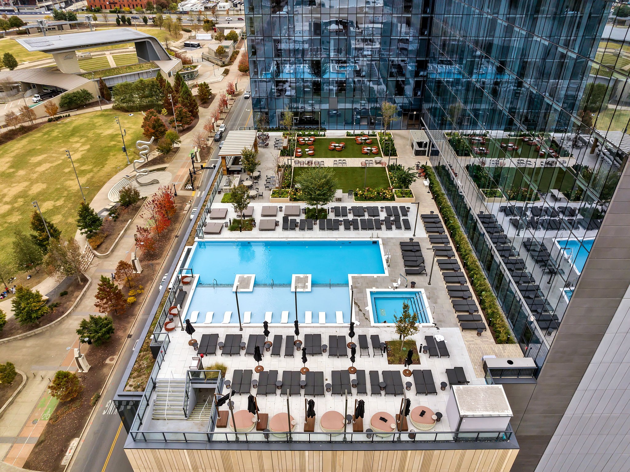 160 2nd Ave, N Unit: 1603