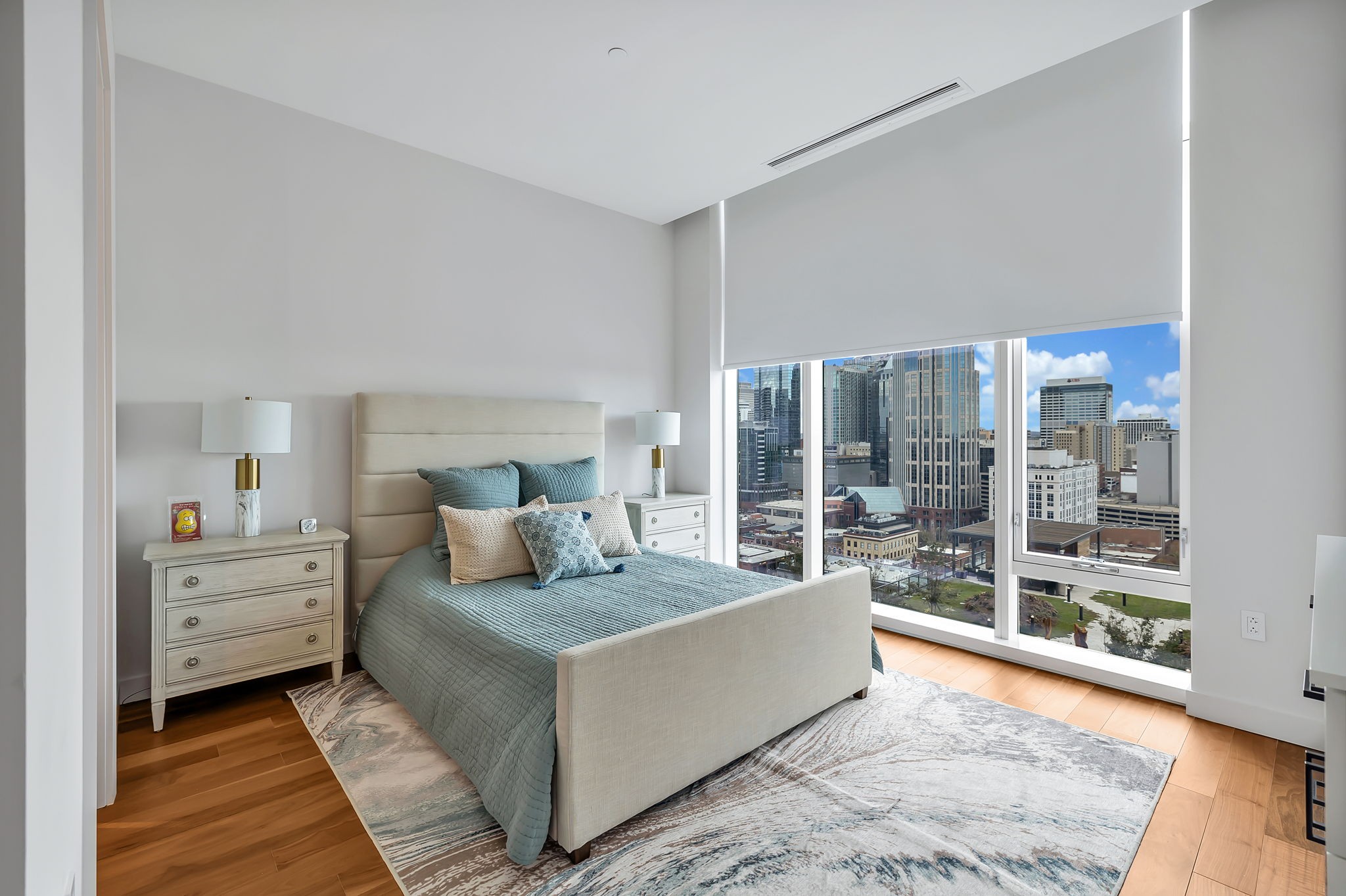 160 2nd Ave, N Unit: 1603