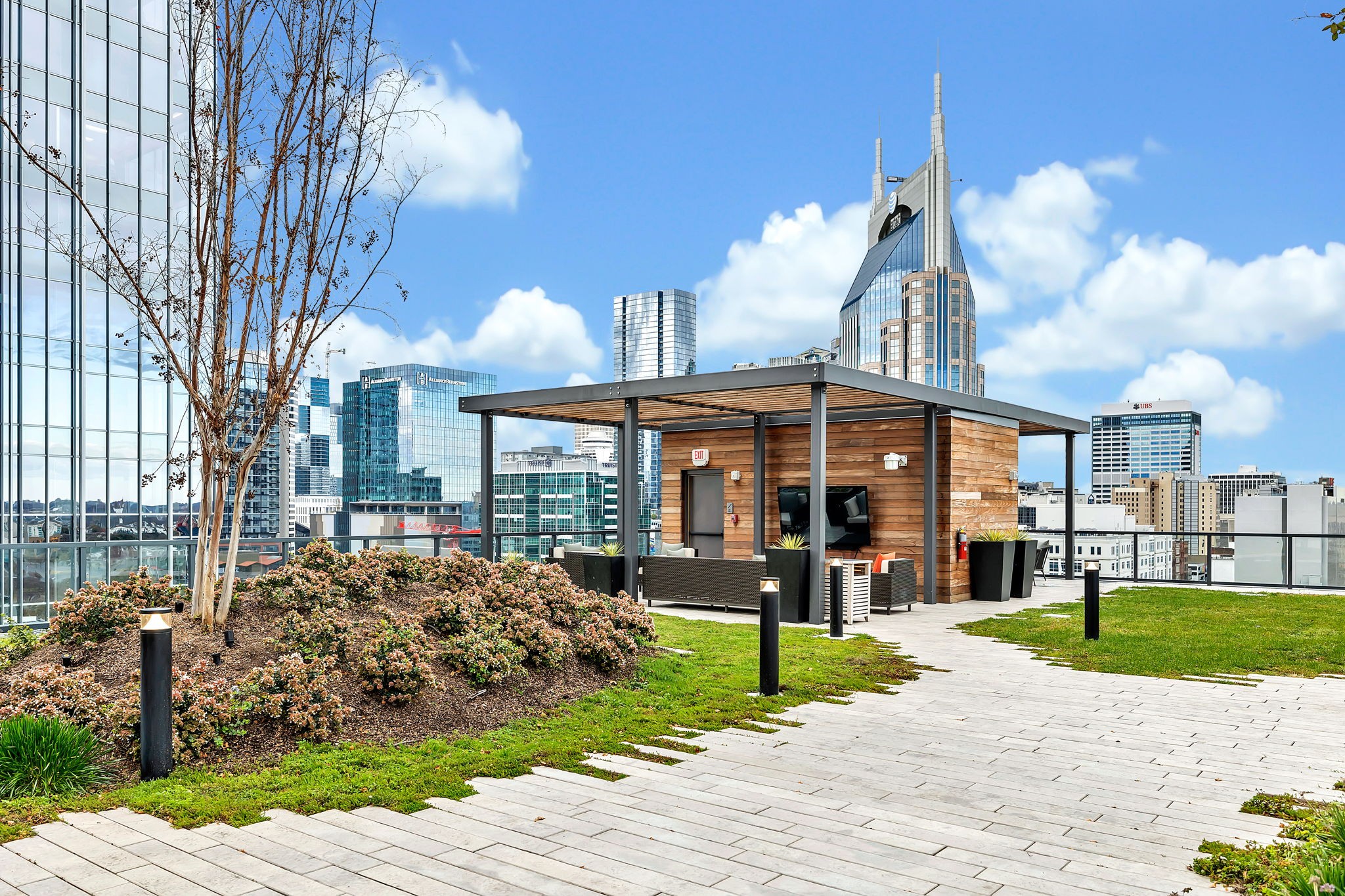 160 2nd Ave, N Unit: 1603