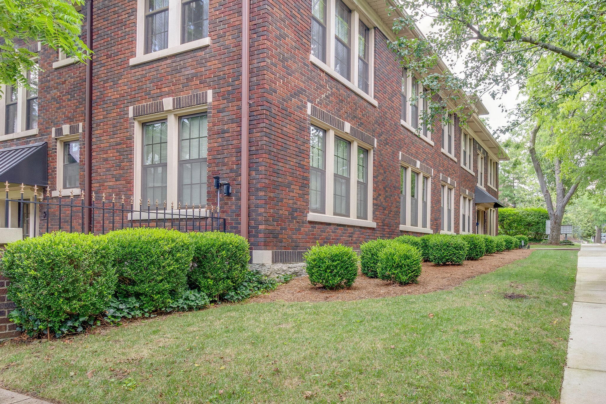 1711 18th Ave, S Unit: F2