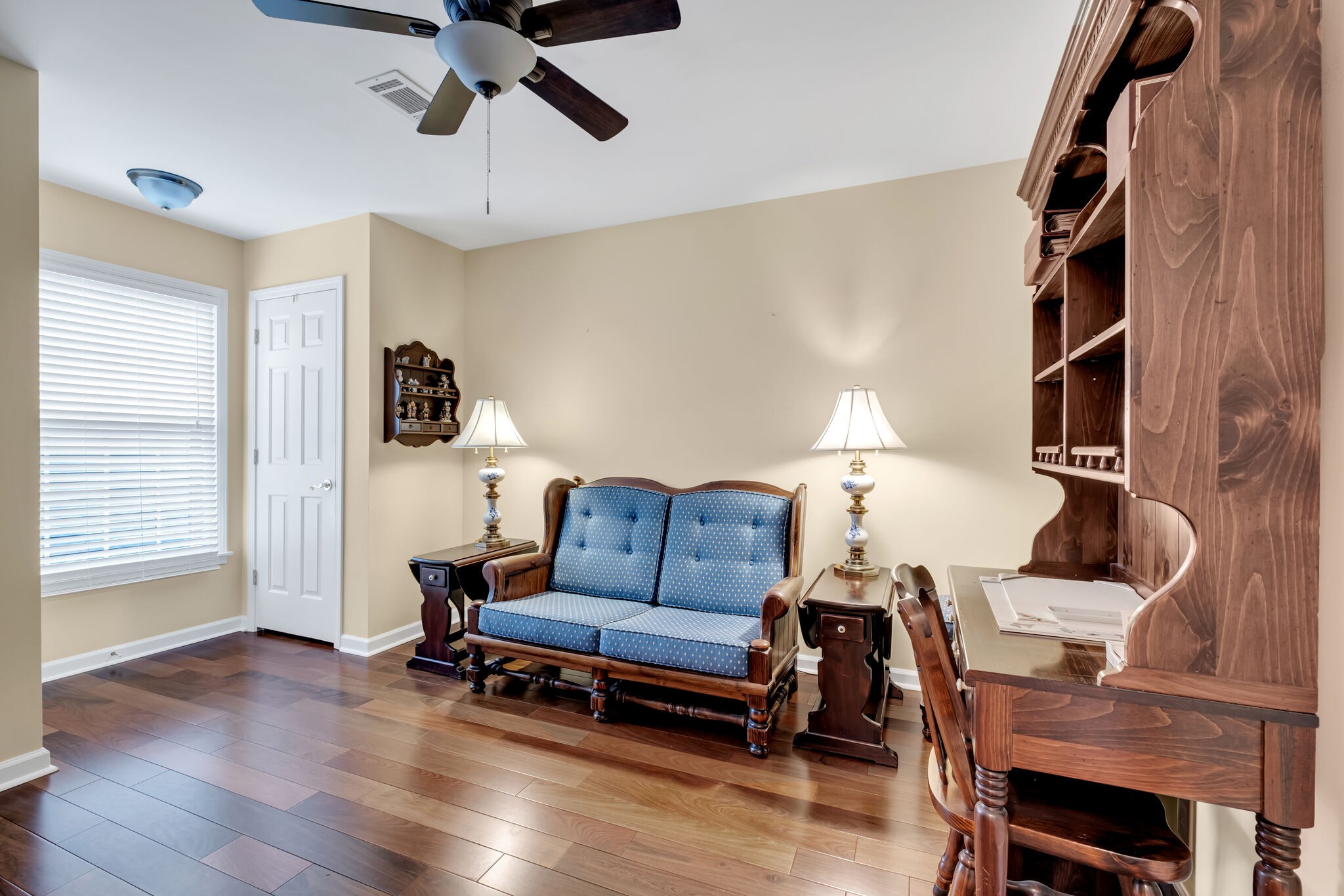 221 Hearthstone Manor Ln