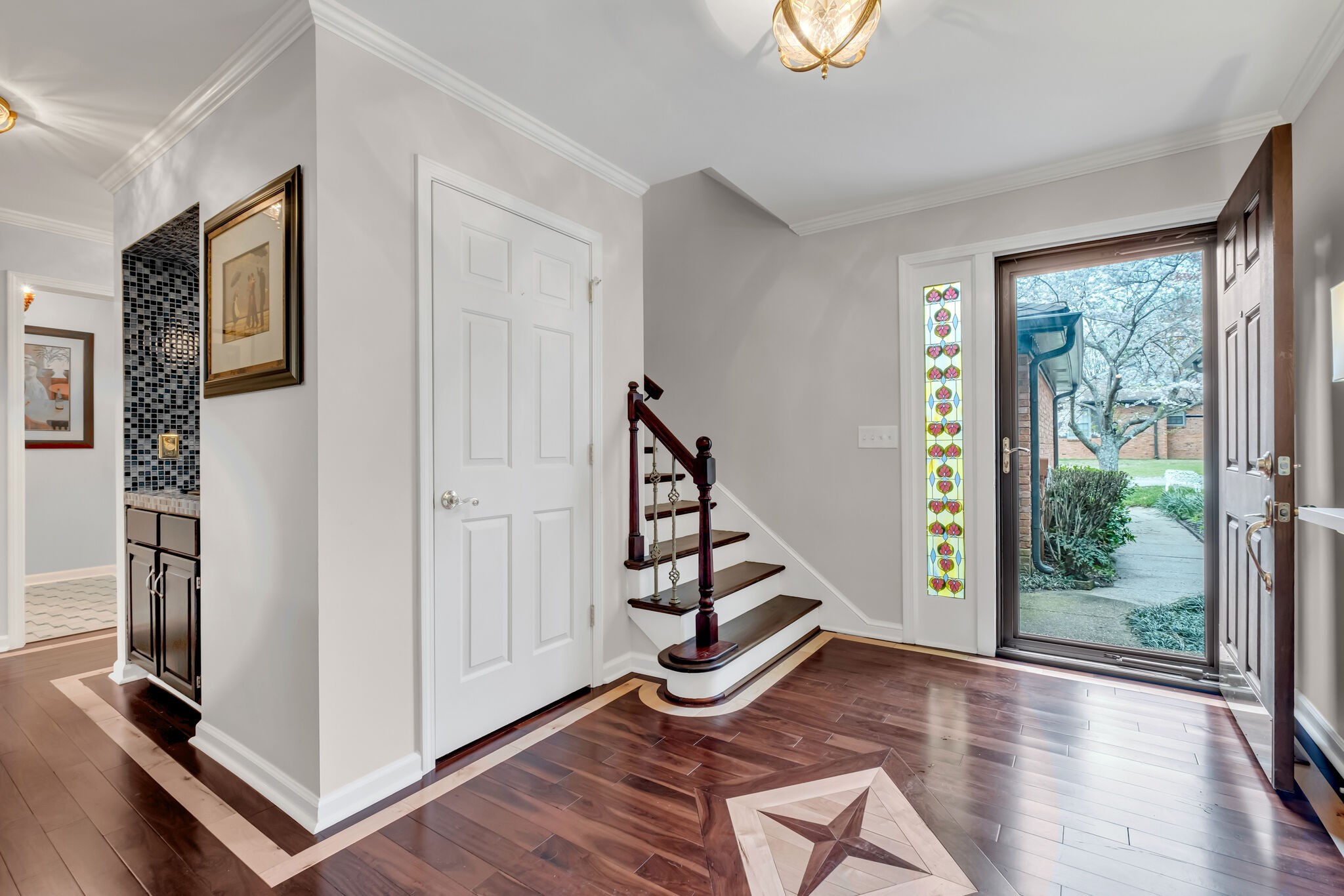 221 Hearthstone Manor Ln