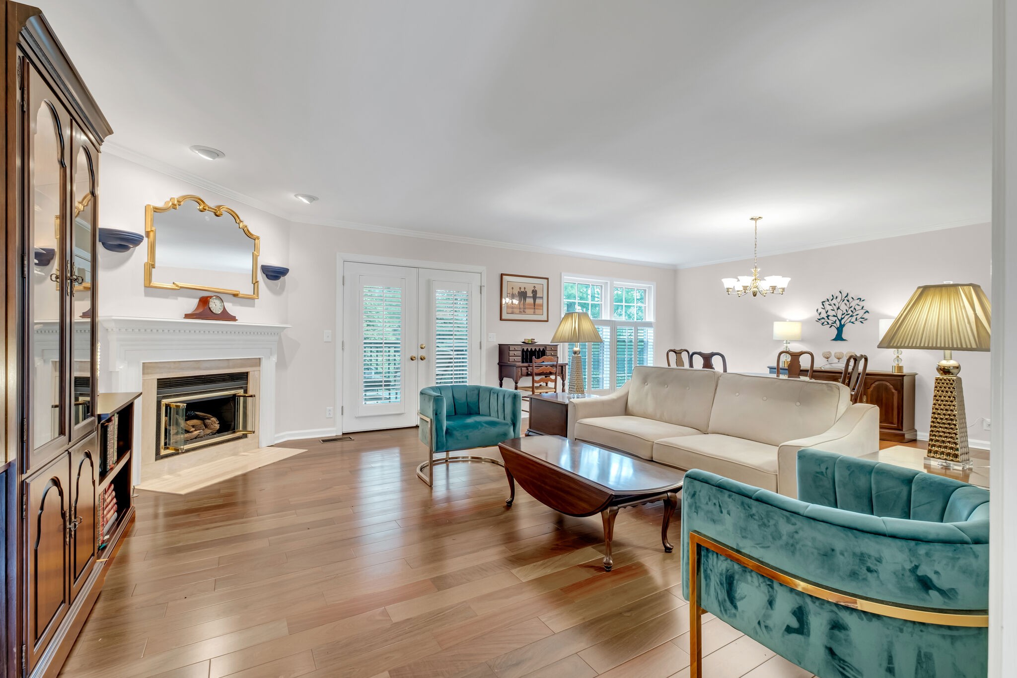 221 Hearthstone Manor Ln