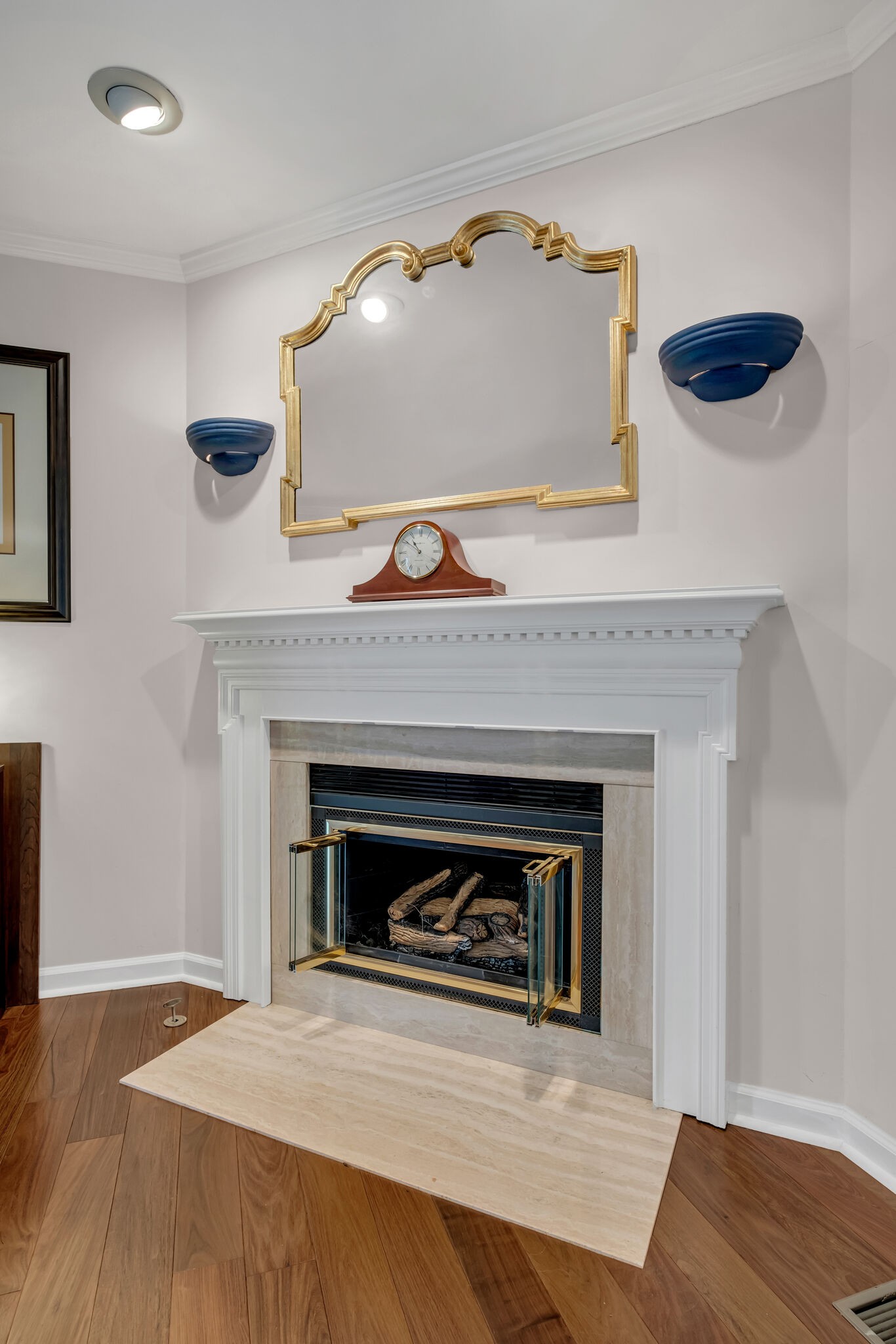 221 Hearthstone Manor Ln