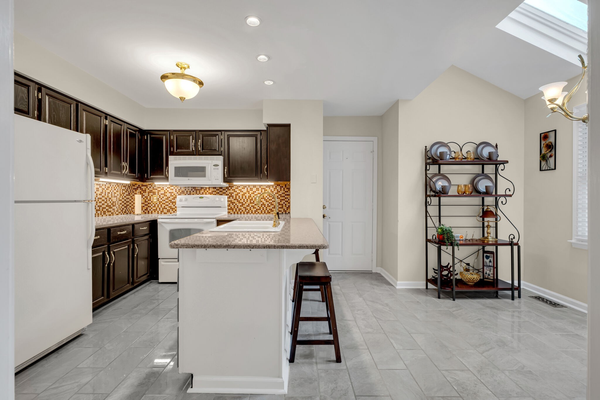 221 Hearthstone Manor Ln