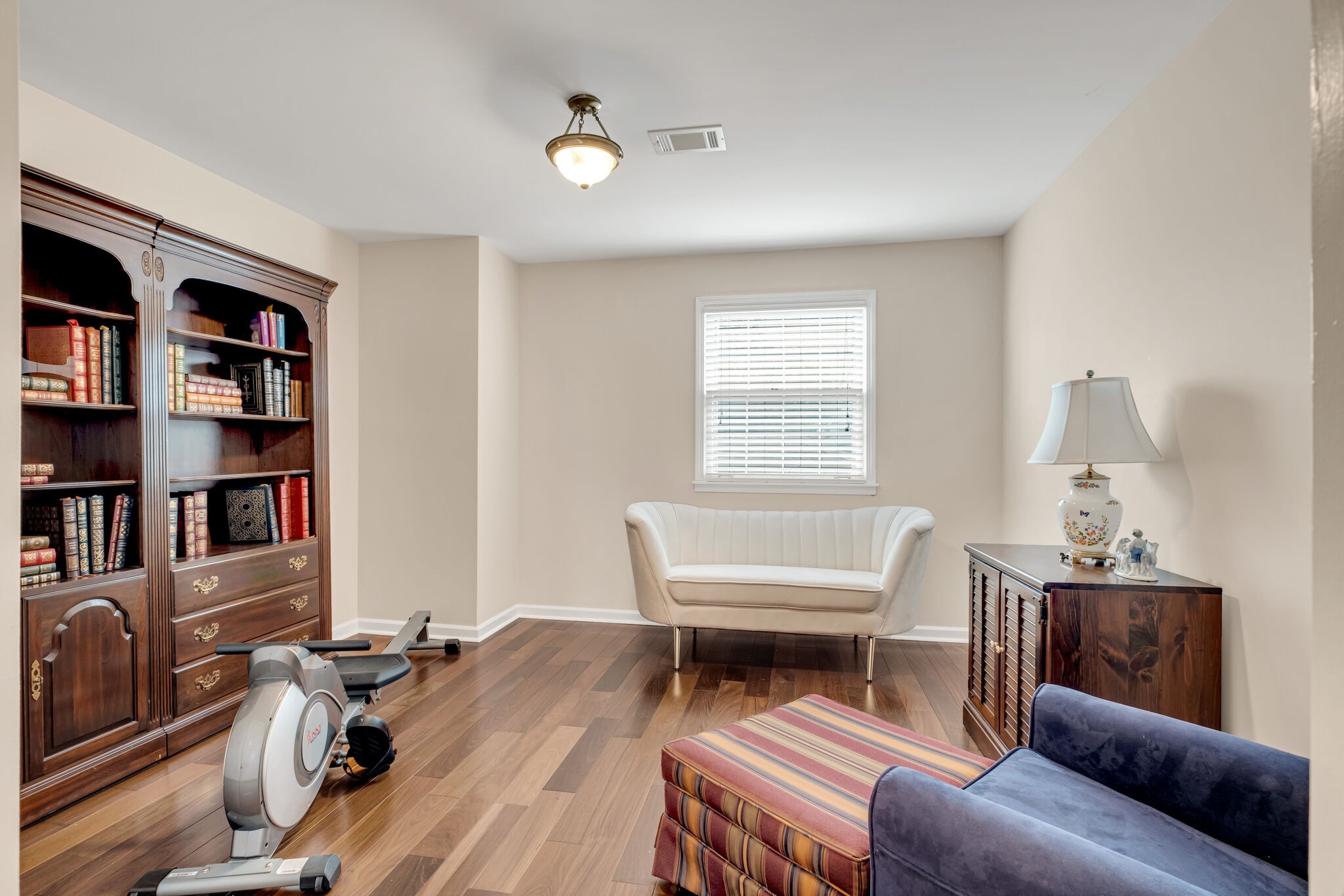 221 Hearthstone Manor Ln