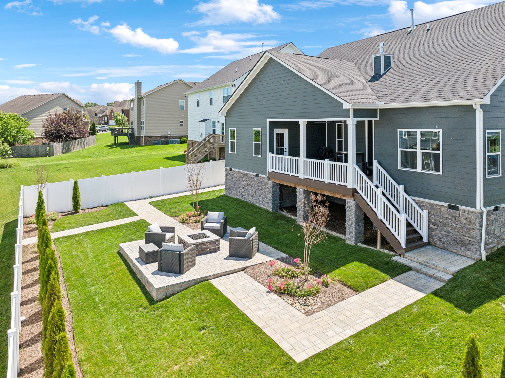 4013 Bluebell Ln
