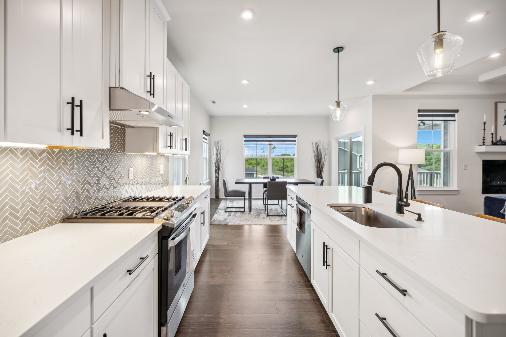 4013 Bluebell Ln