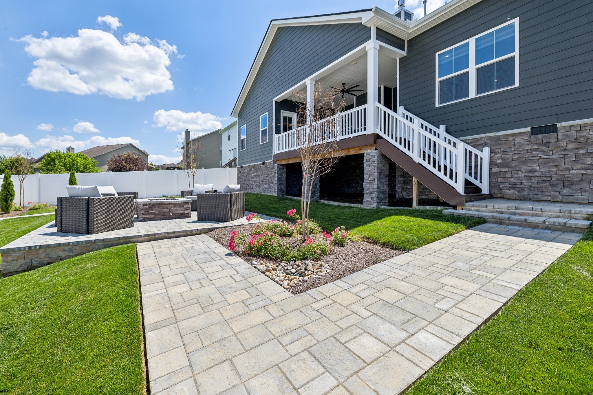 4013 Bluebell Ln