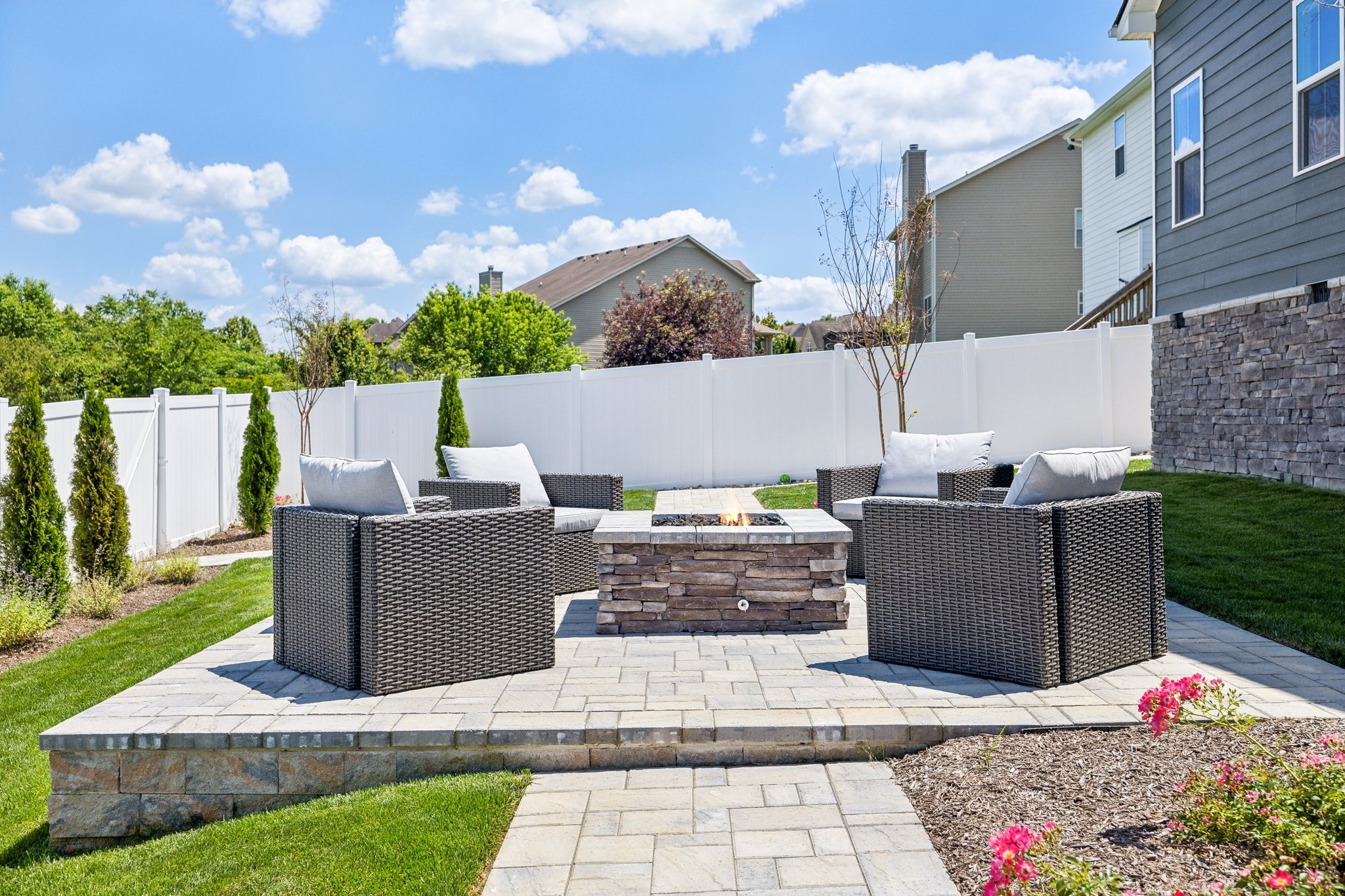 4013 Bluebell Ln
