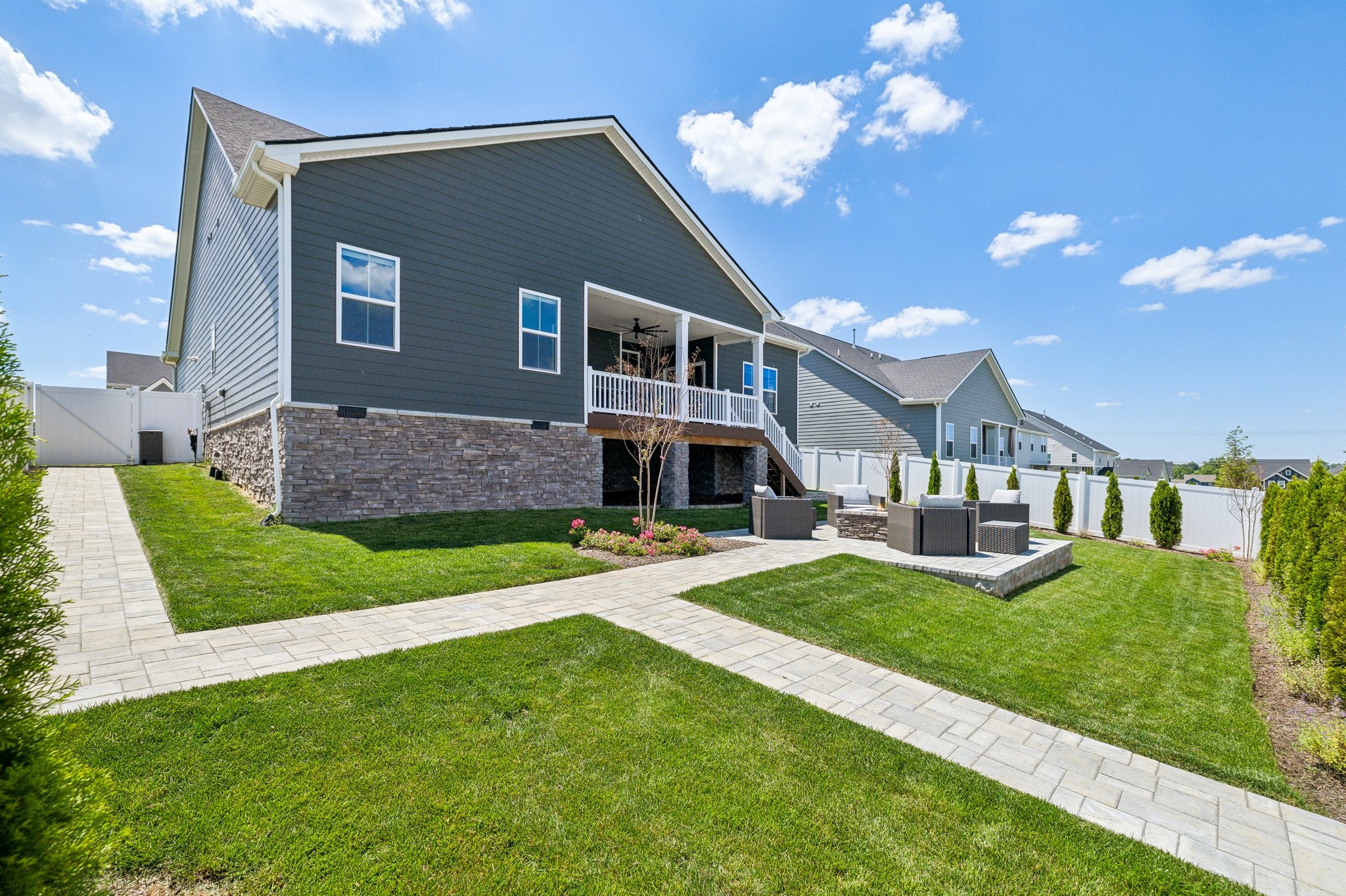 4013 Bluebell Ln