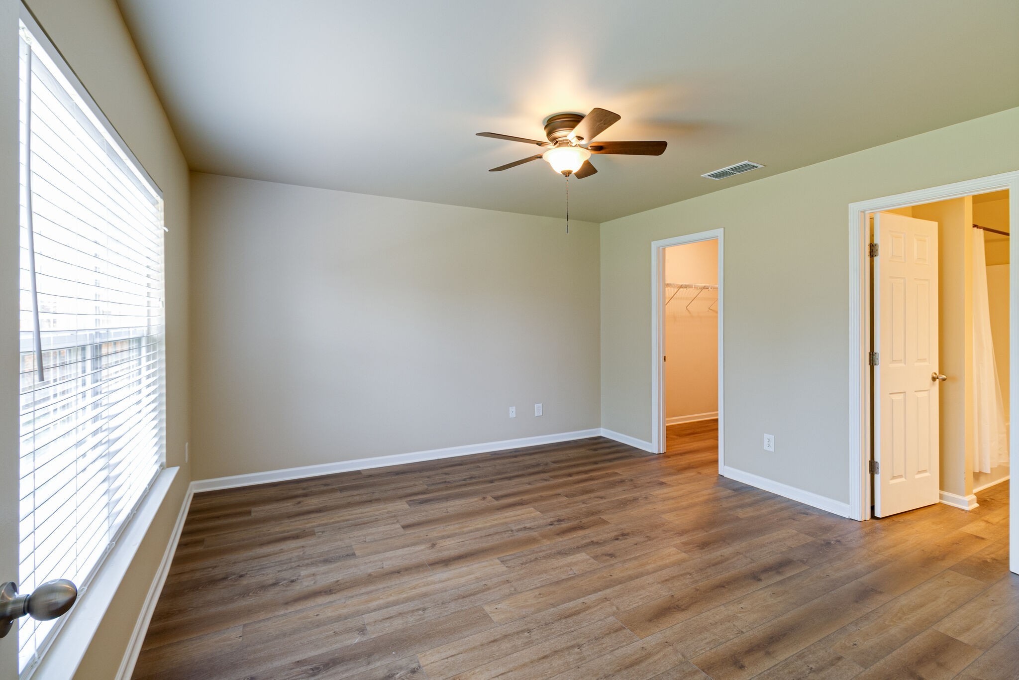 2057 Red Jacket Trce