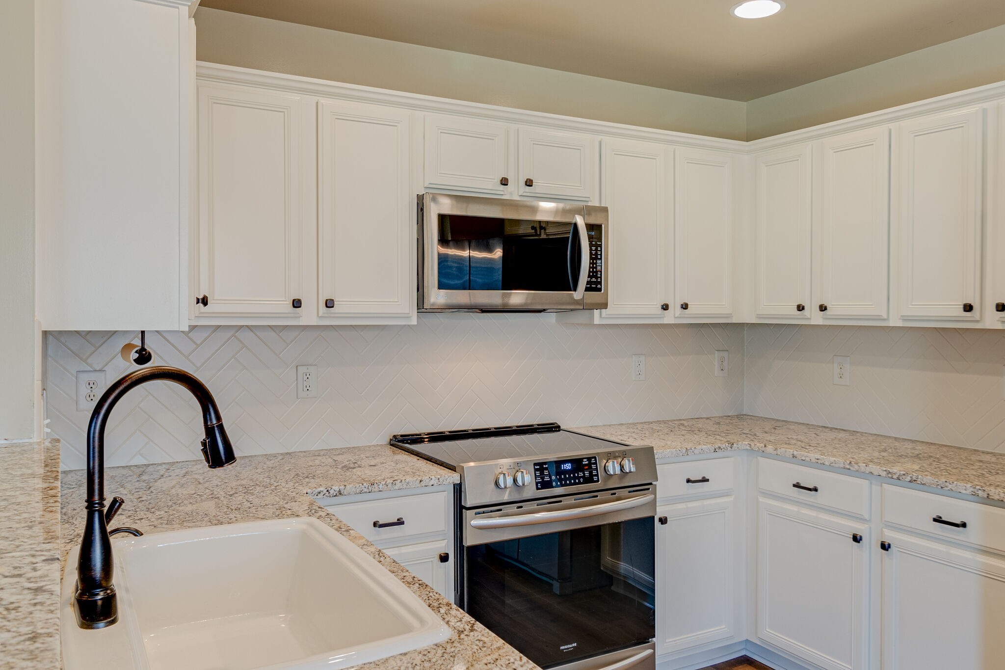 2057 Red Jacket Trce