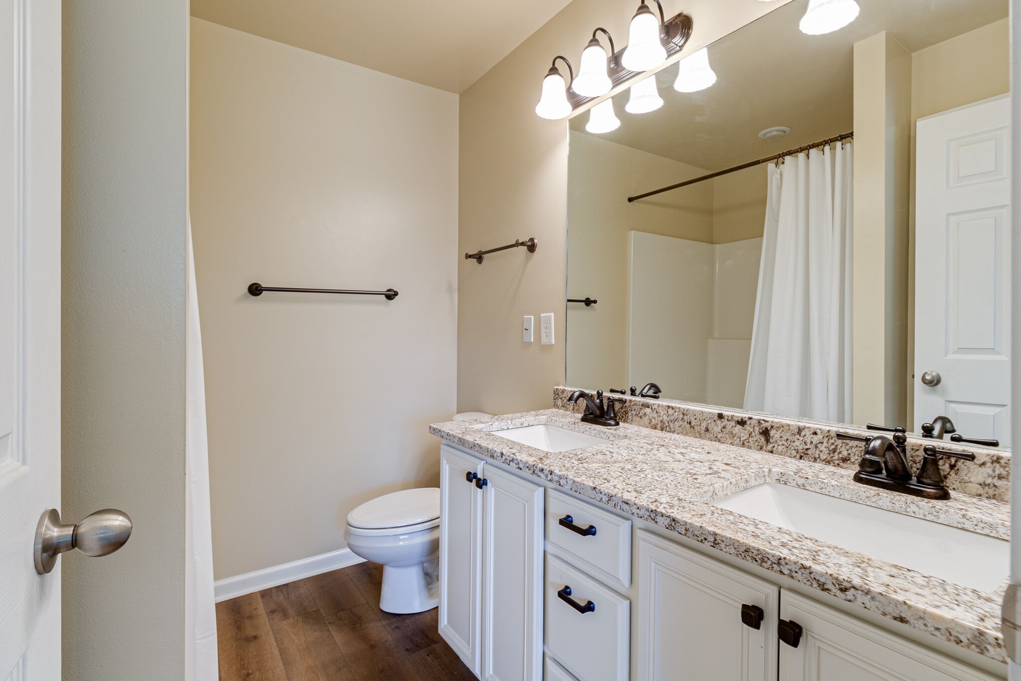 2057 Red Jacket Trce