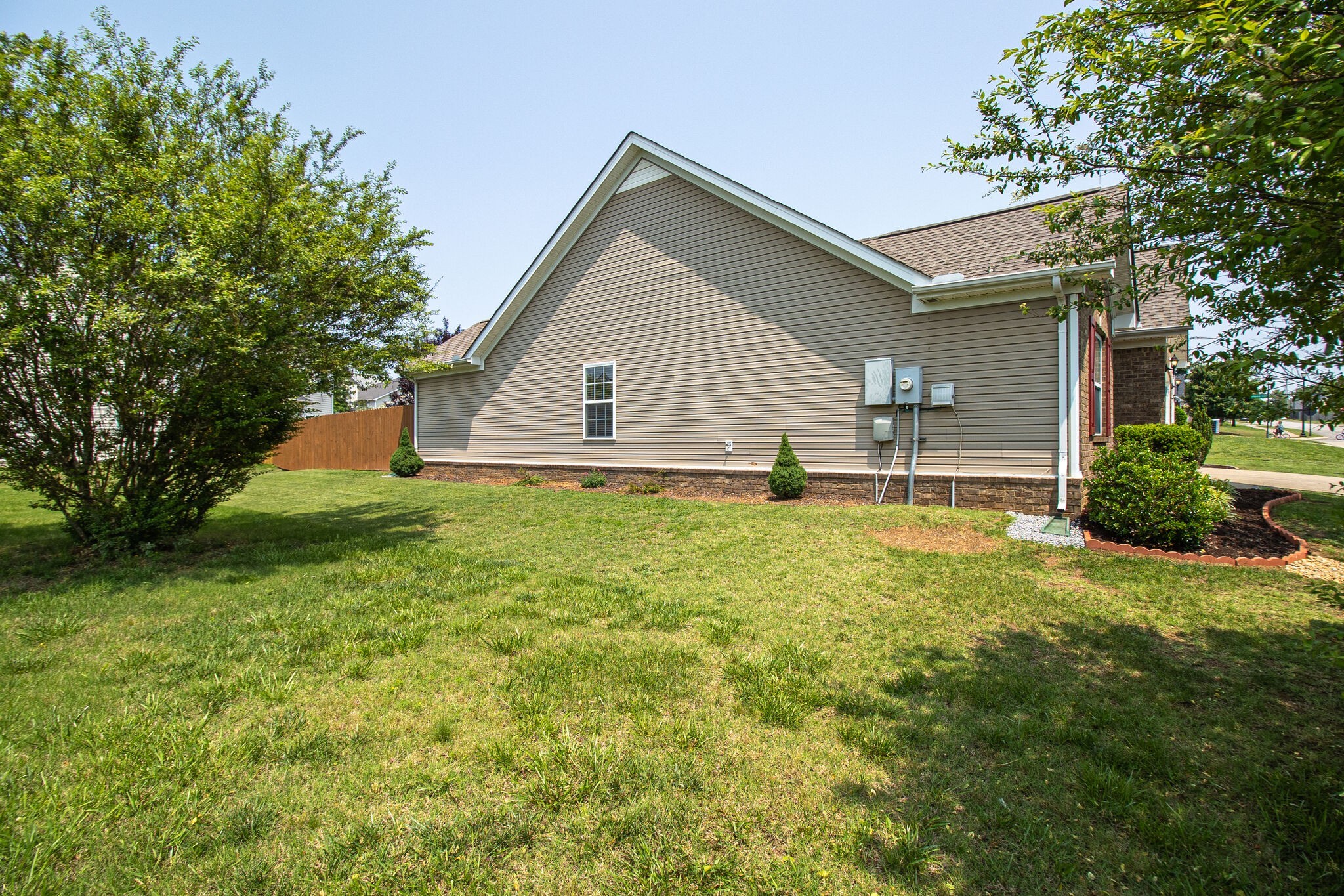 2057 Red Jacket Trce