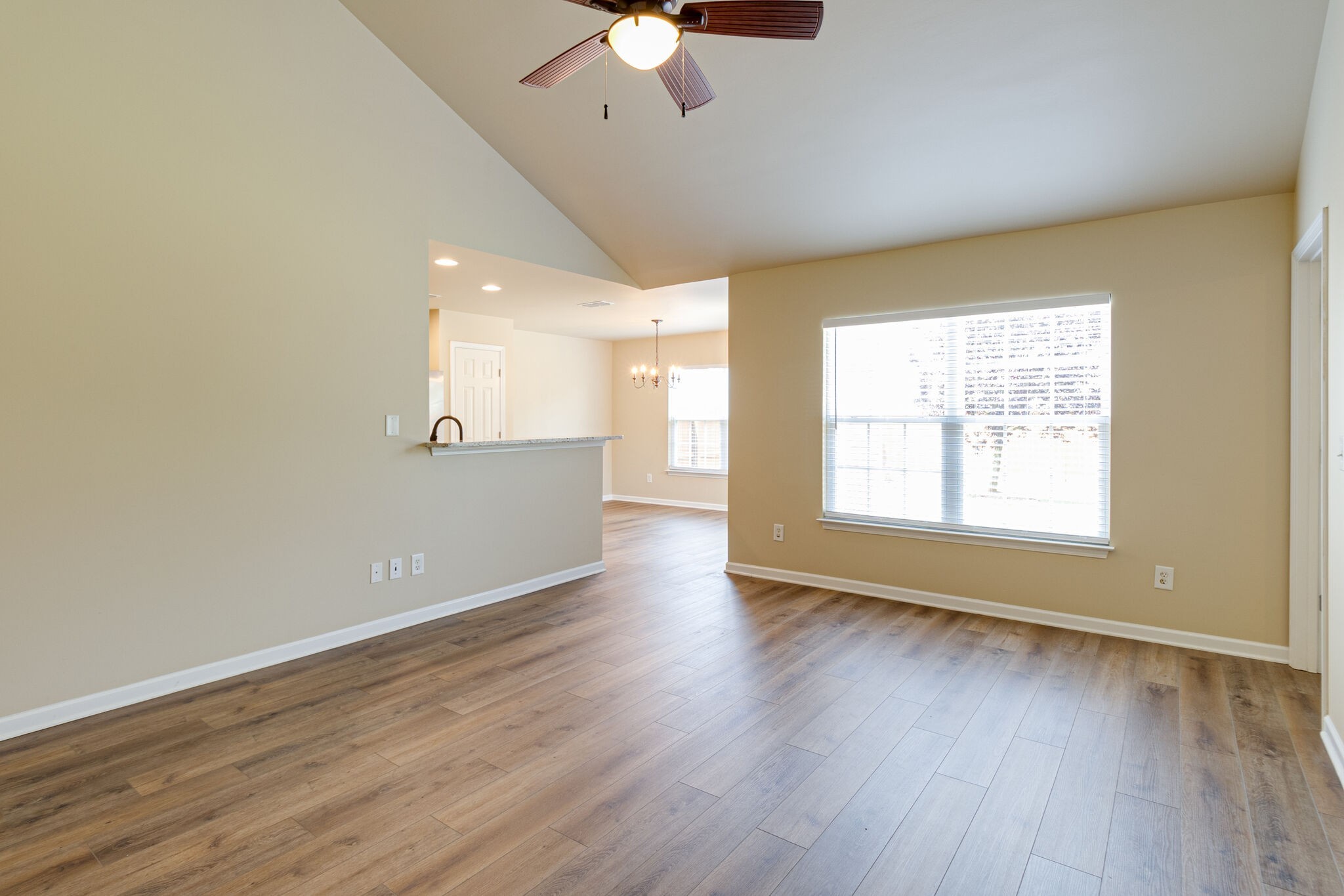 2057 Red Jacket Trce