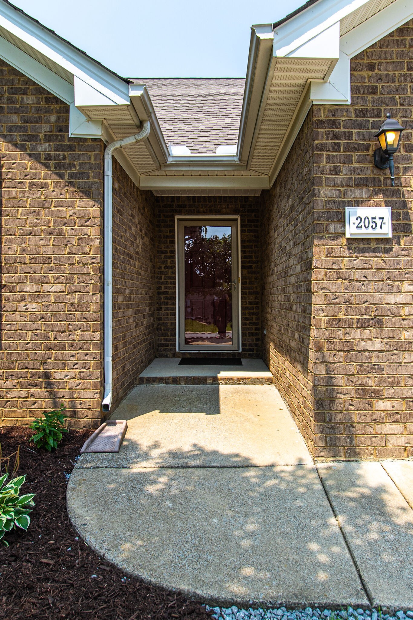 2057 Red Jacket Trce