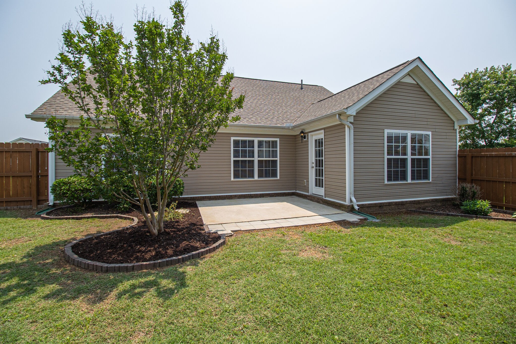 2057 Red Jacket Trce