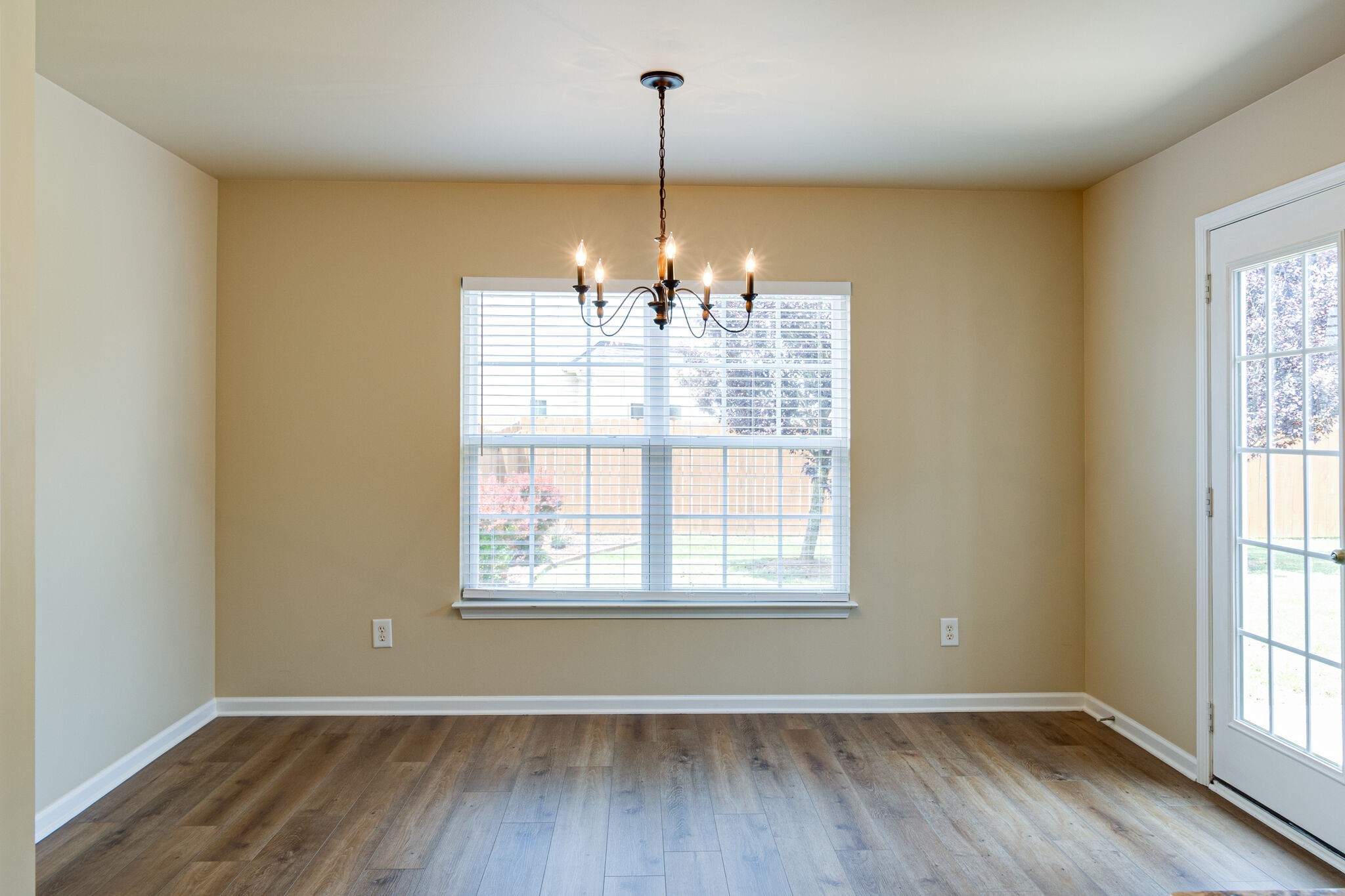 2057 Red Jacket Trce