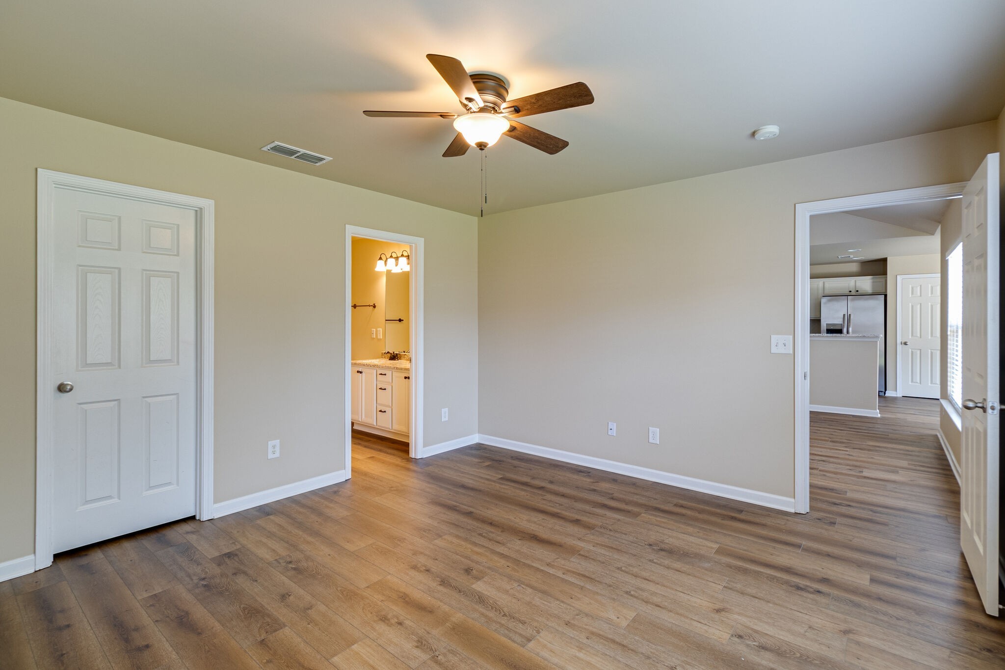 2057 Red Jacket Trce