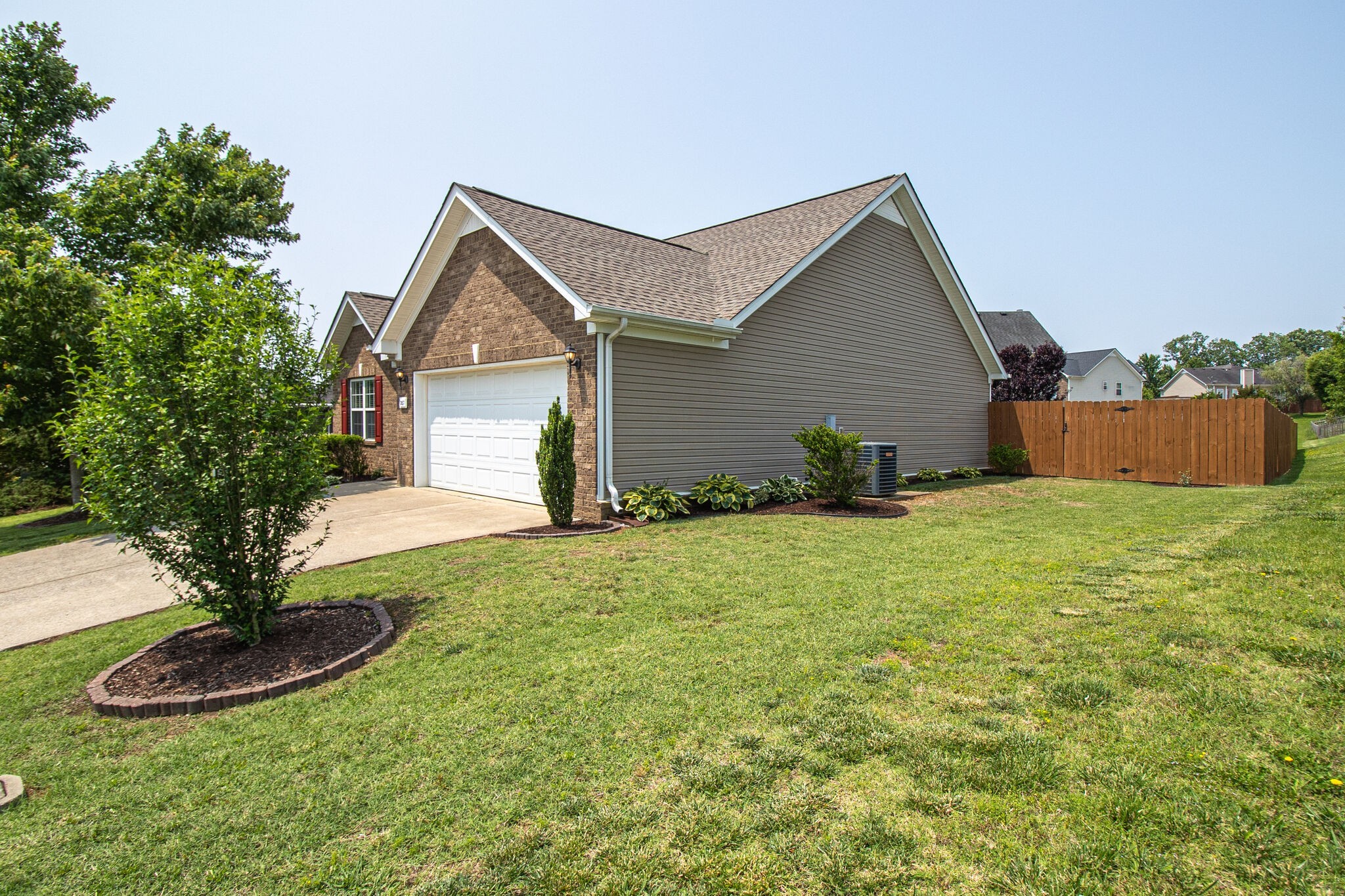 2057 Red Jacket Trce