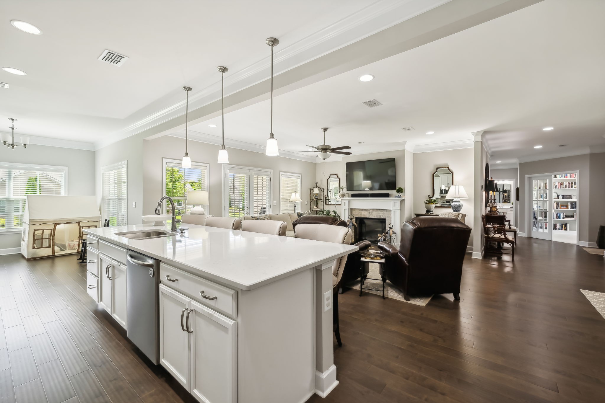 2349 Stonecenter Ln