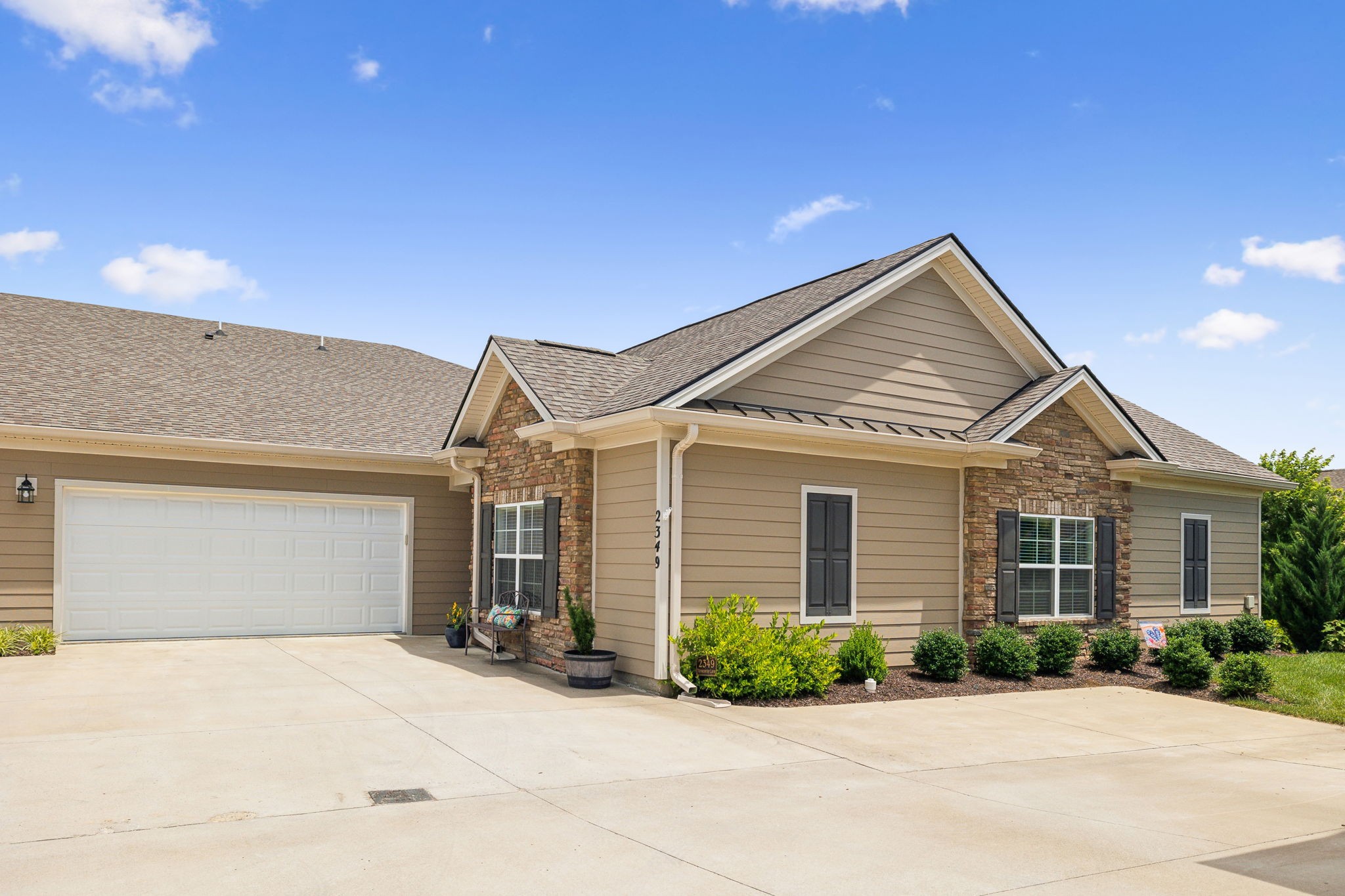 2349 Stonecenter Ln
