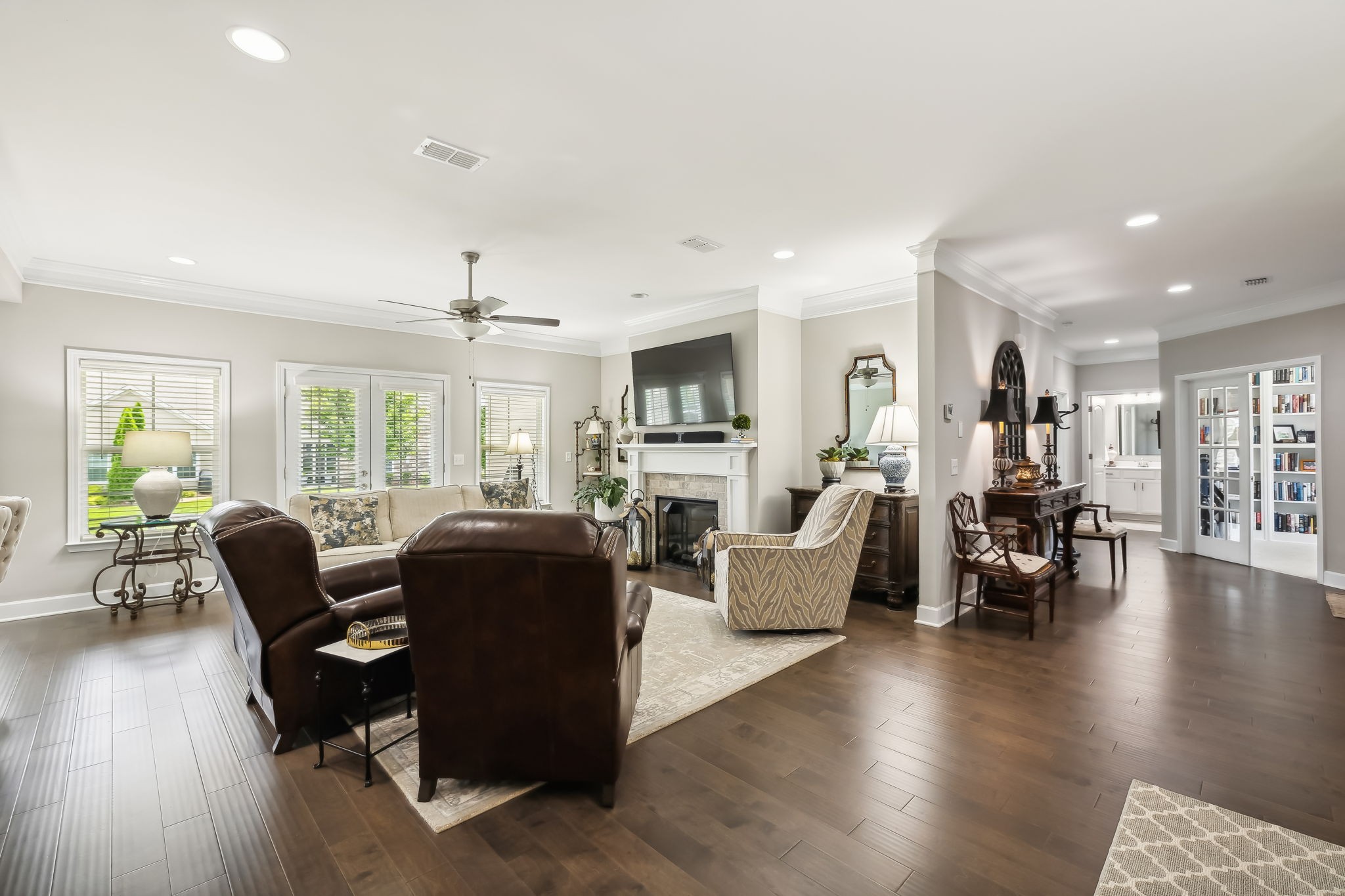 2349 Stonecenter Ln