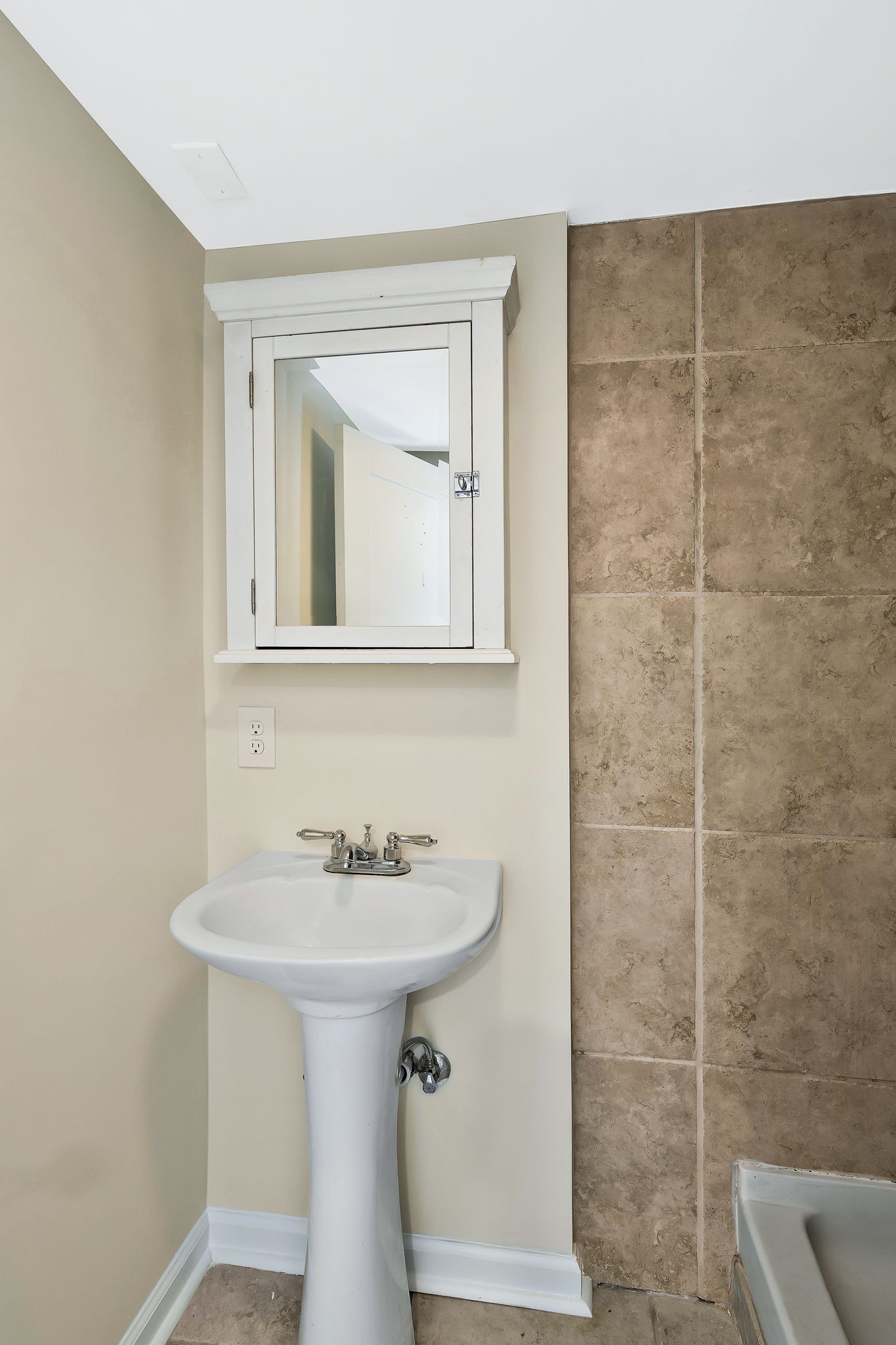 320 S 17th St Unit: B