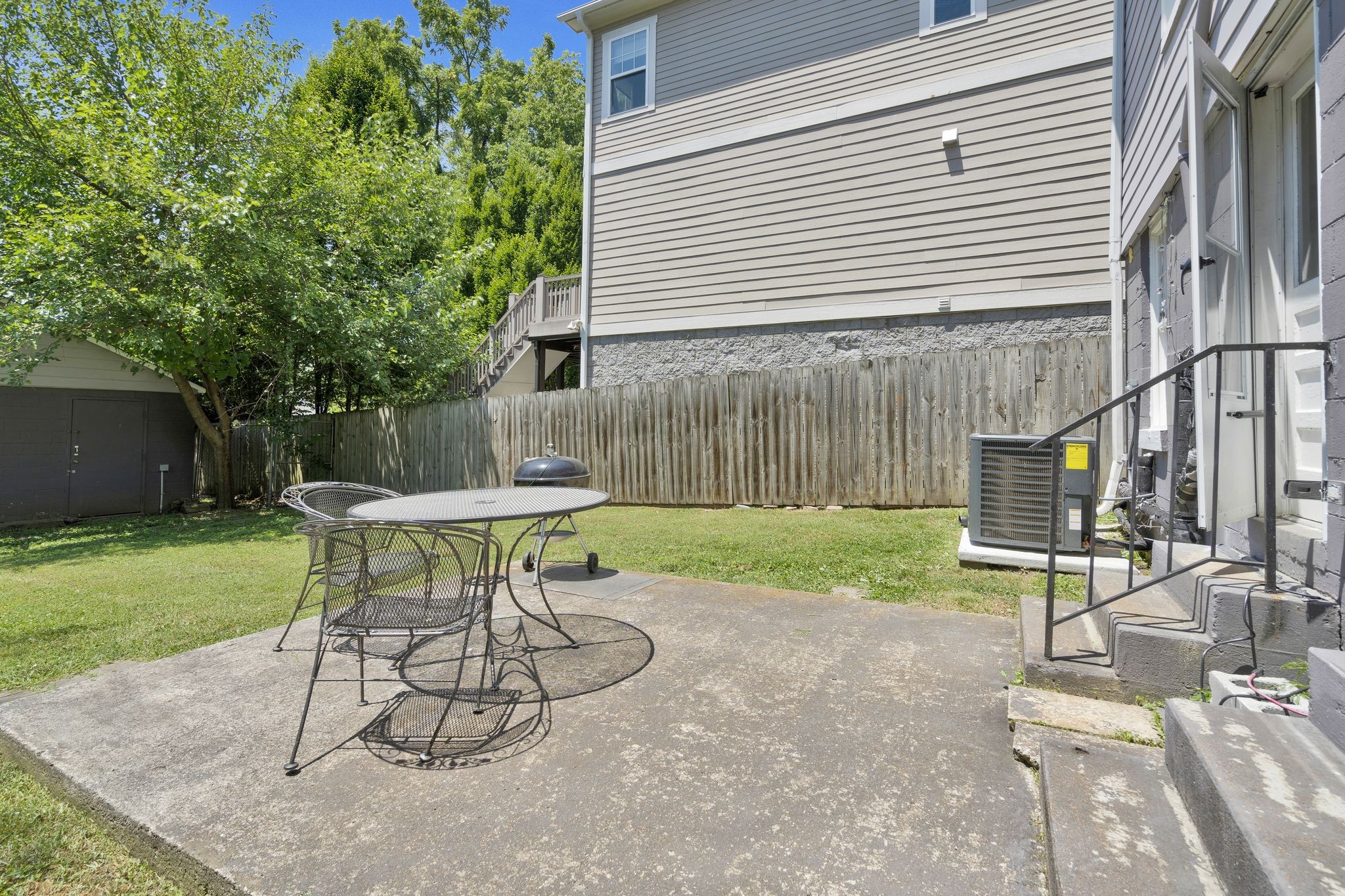 320 S 17th St Unit: B