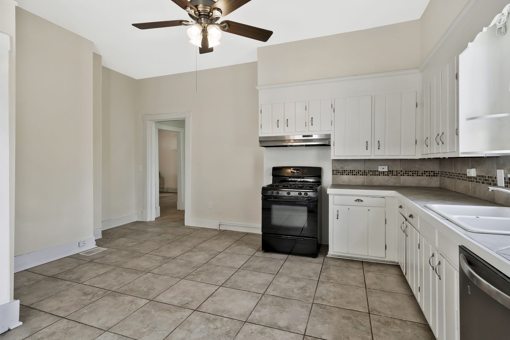 320 S 17th St Unit: A