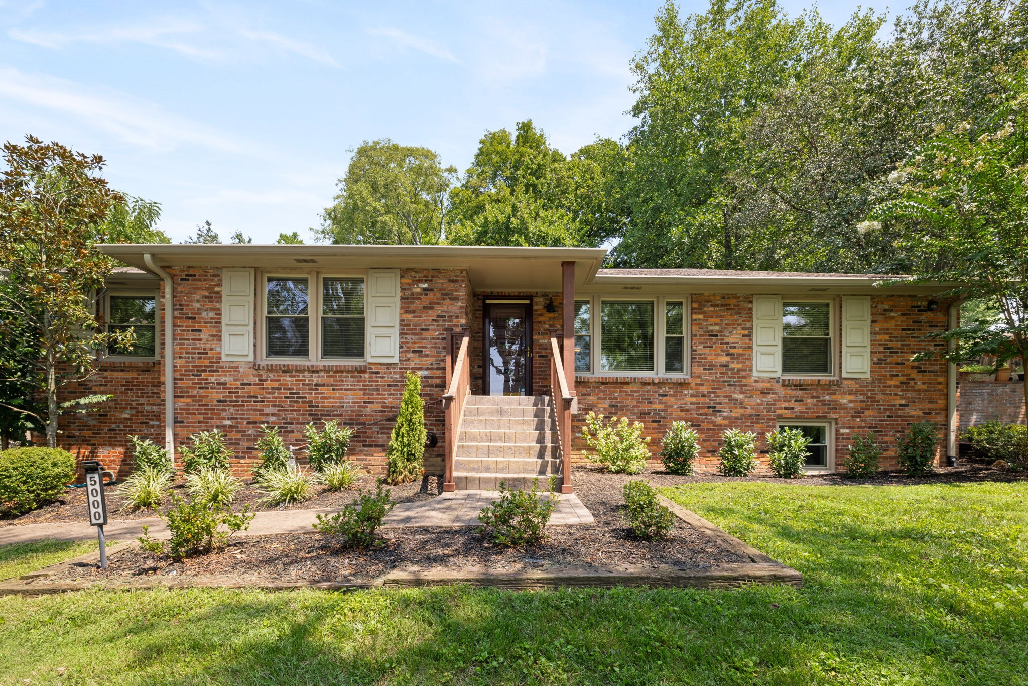 5000 Briarwood Dr