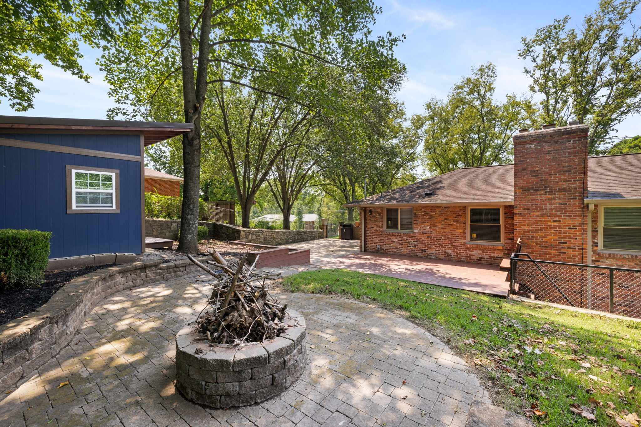 5000 Briarwood Dr