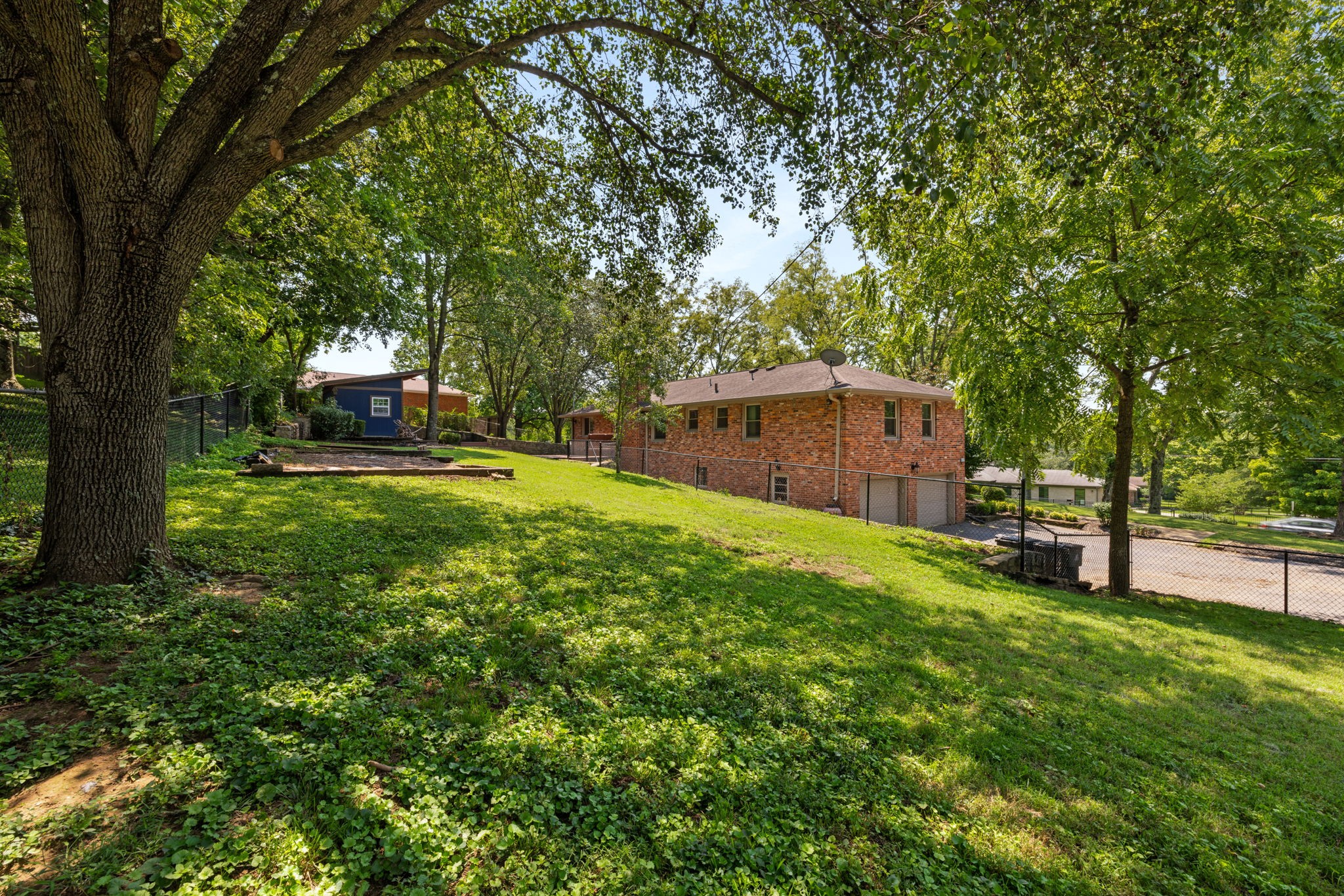 5000 Briarwood Dr