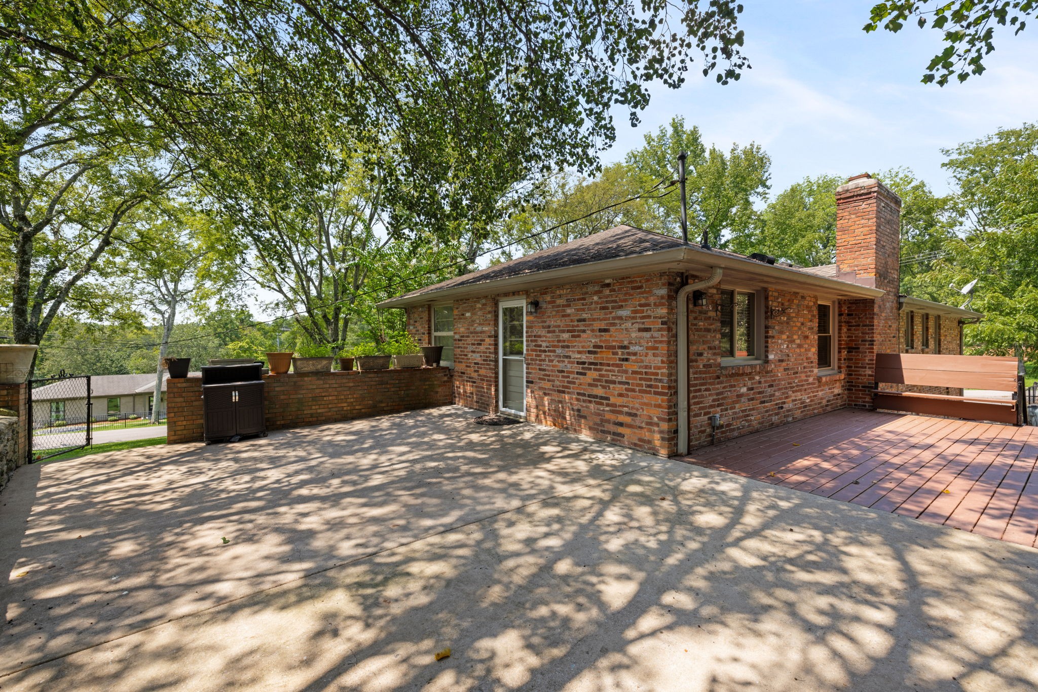5000 Briarwood Dr