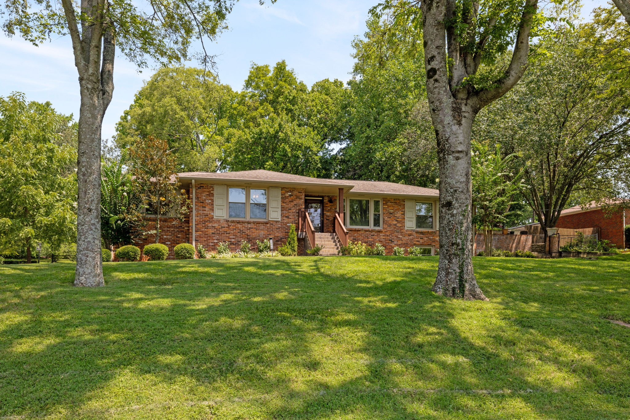 5000 Briarwood Dr