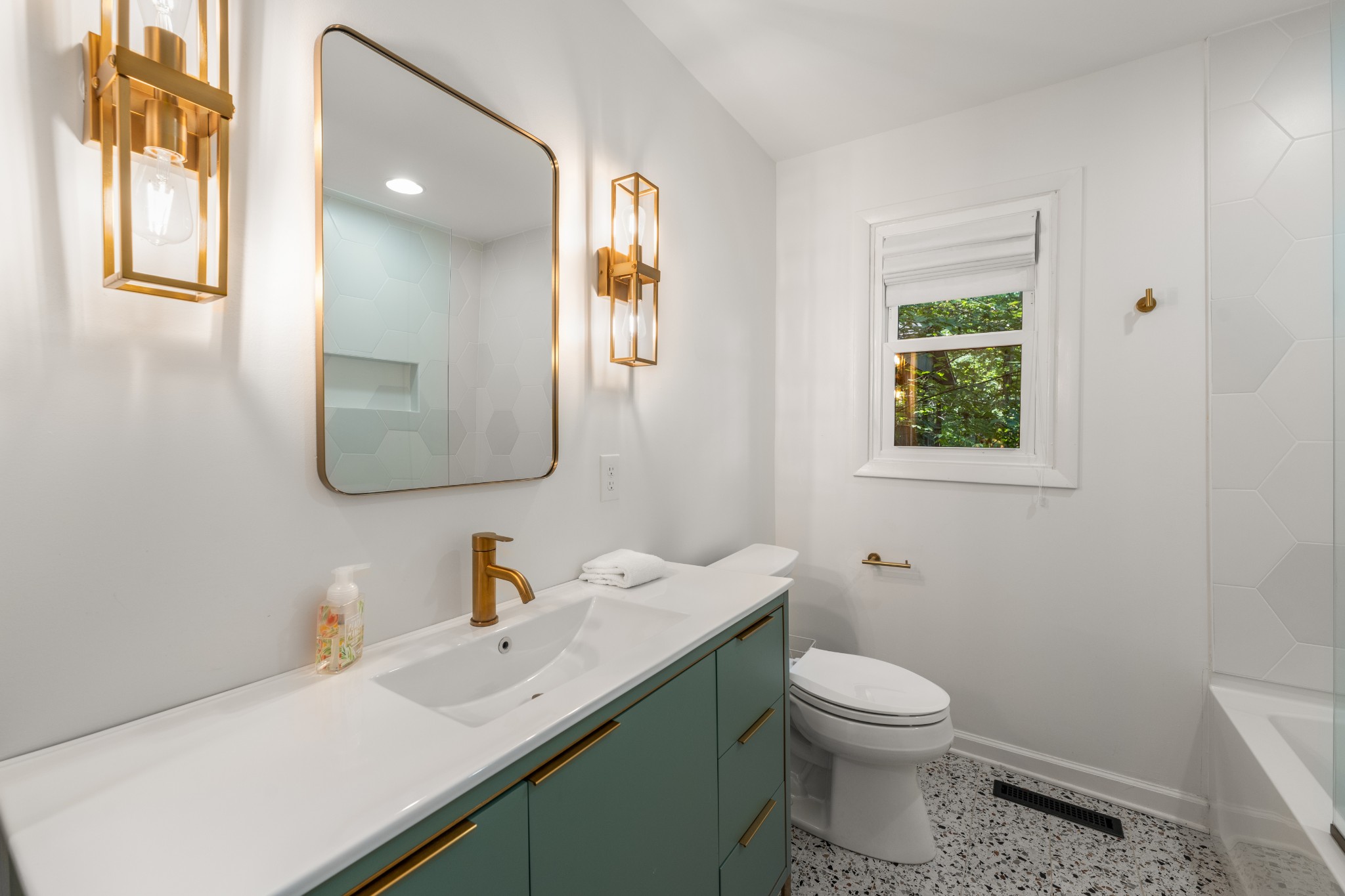 1023 Blackberry Hill Rd