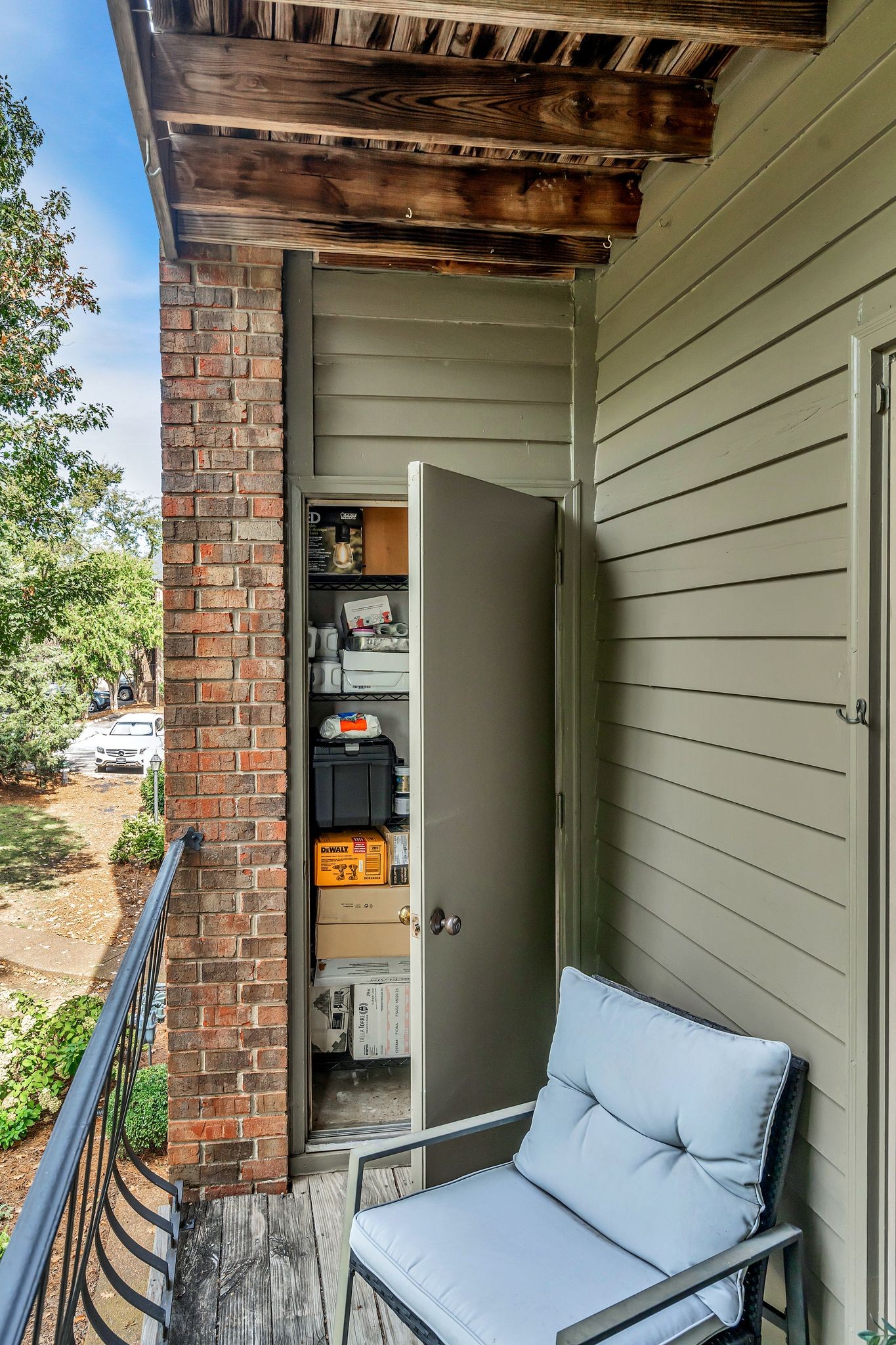 111 Sloan Rd