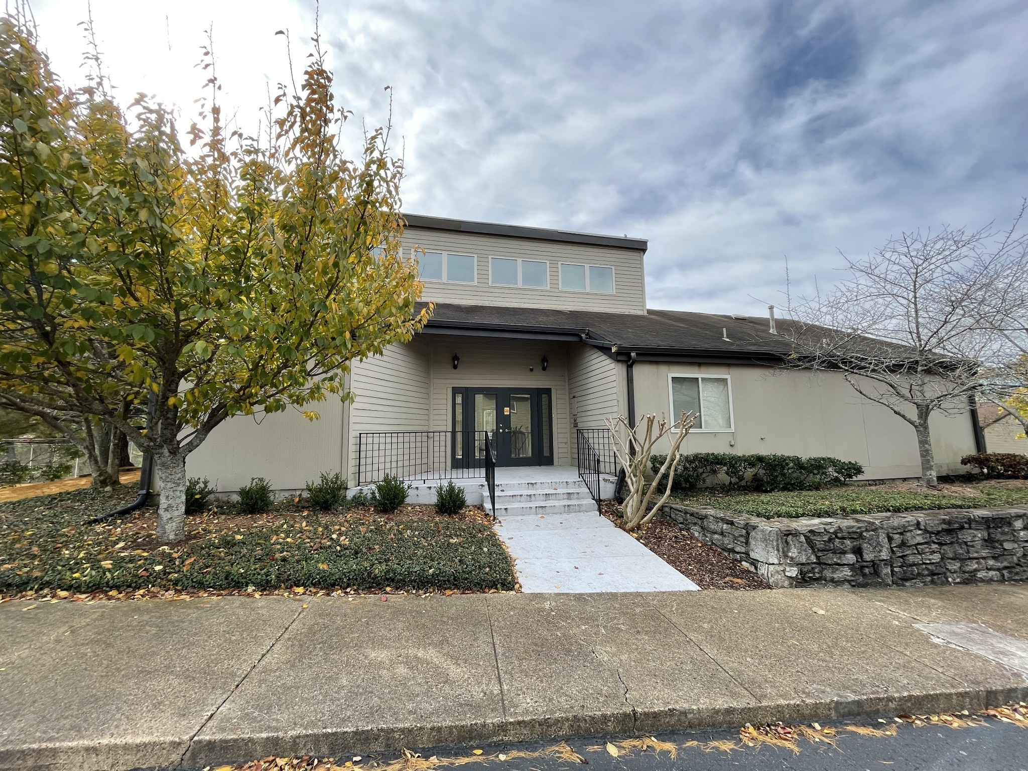 425 Summit Ridge Pl