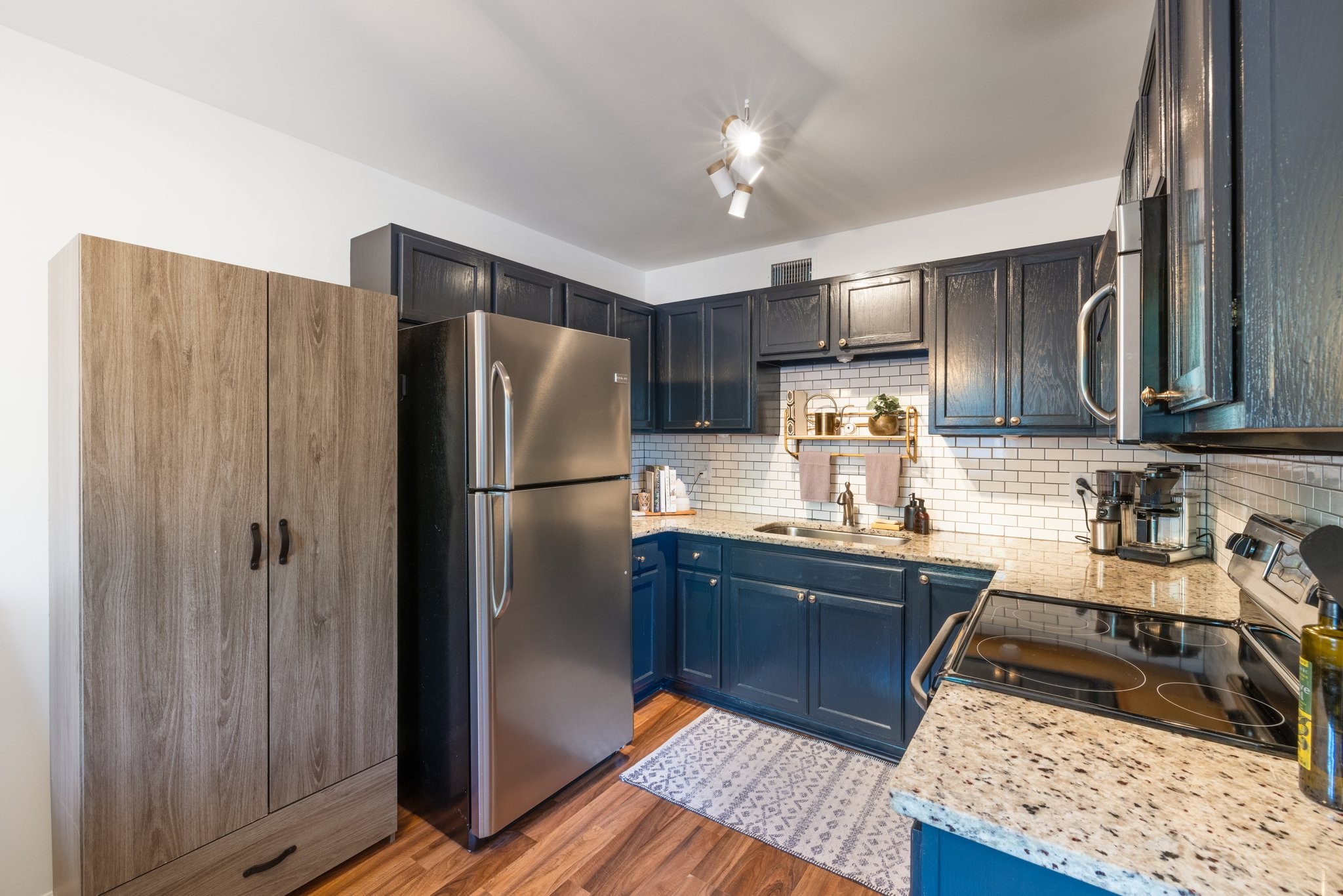 1100 W Main St Unit: A1