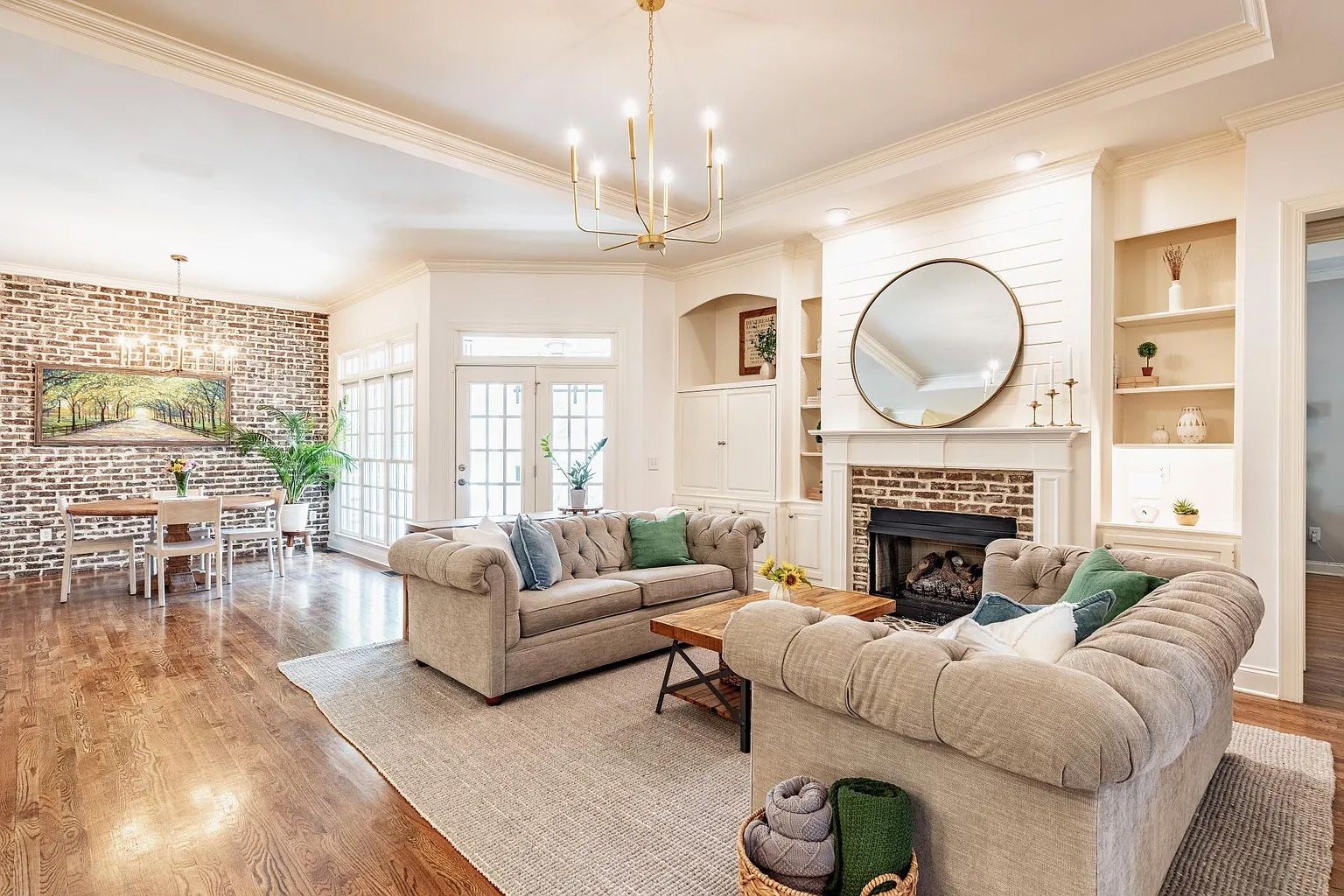112 Glass Springs Dr
