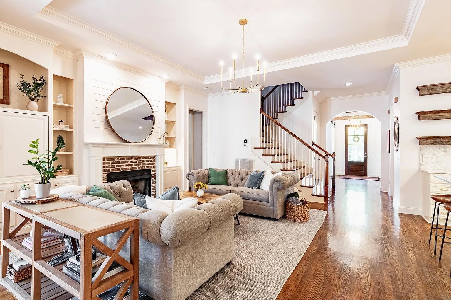 112 Glass Springs Dr