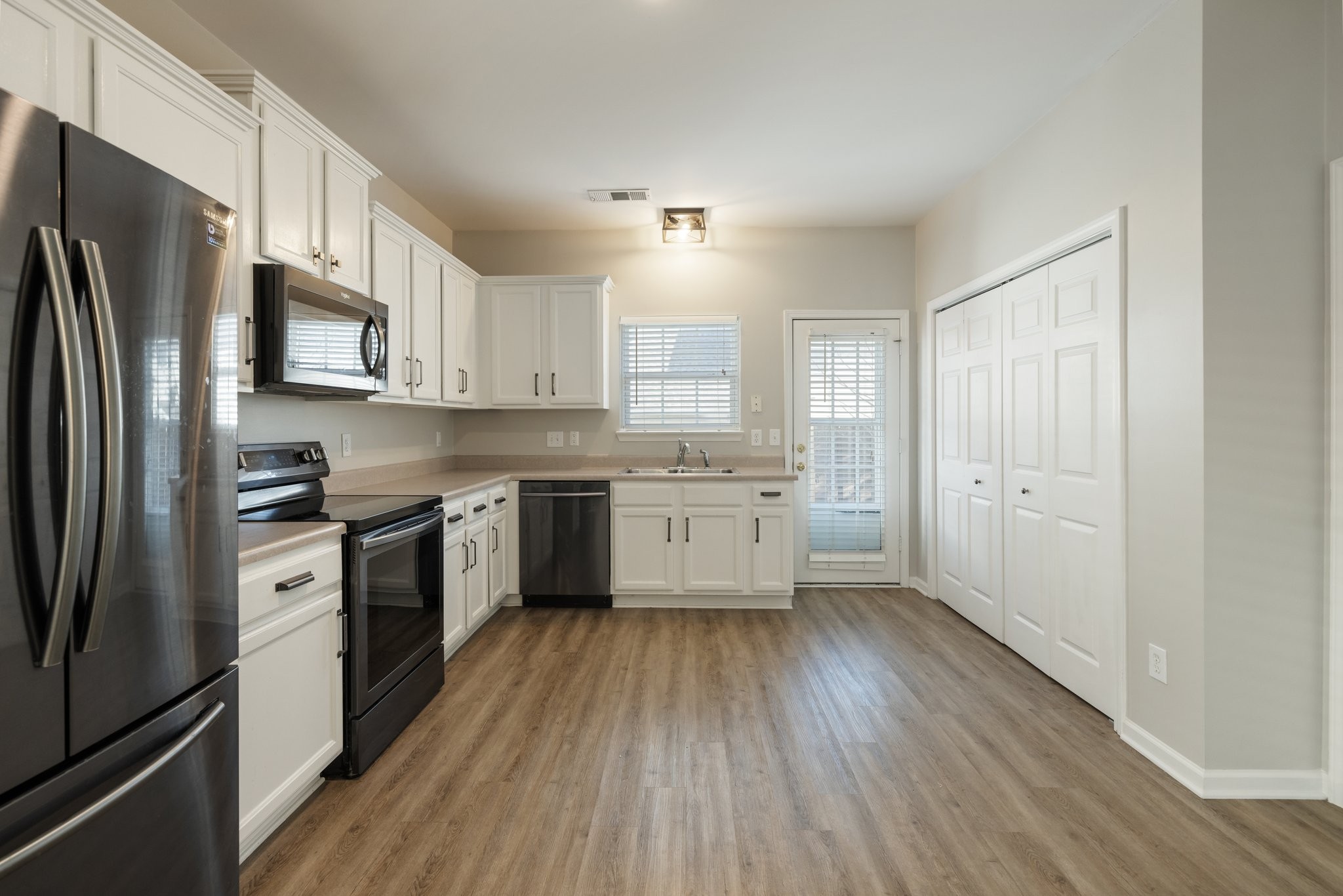 1101 Downs Blvd Unit: 86