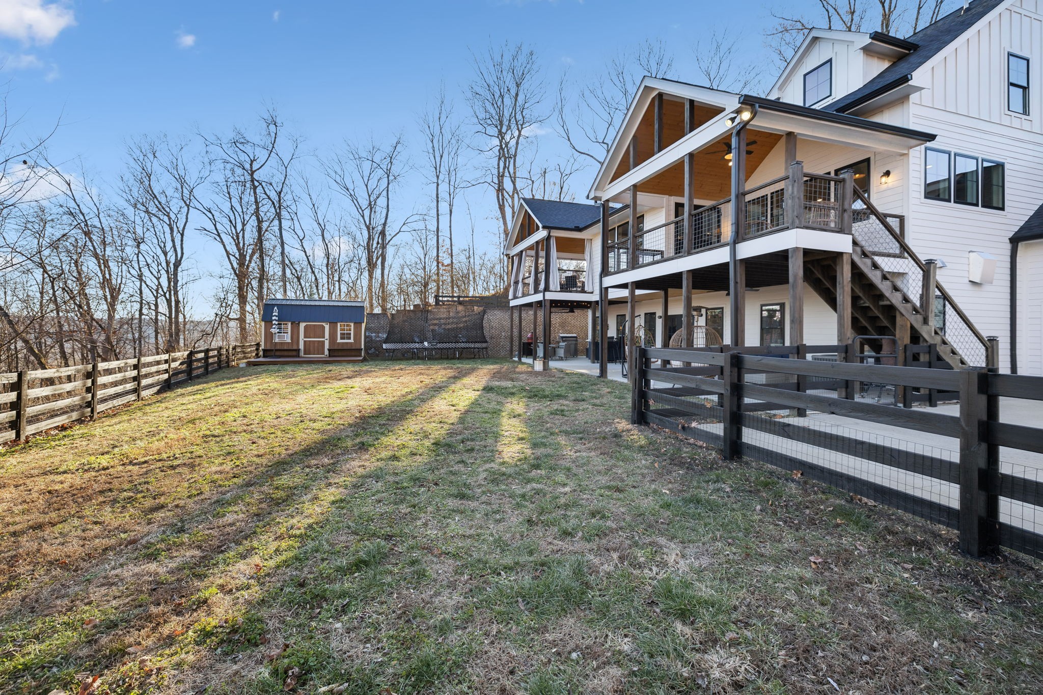8425 Rolling Hills Dr