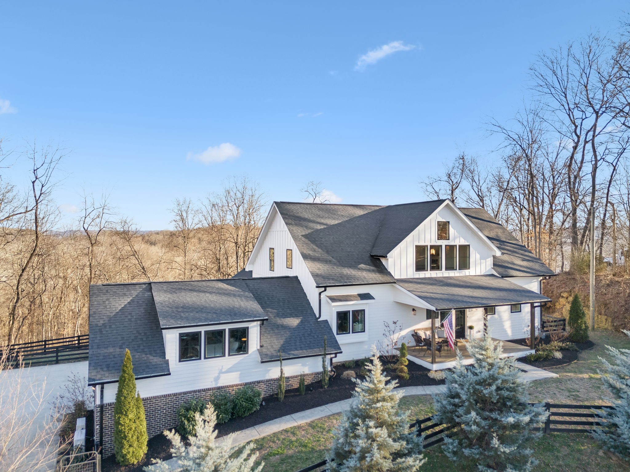 8425 Rolling Hills Dr