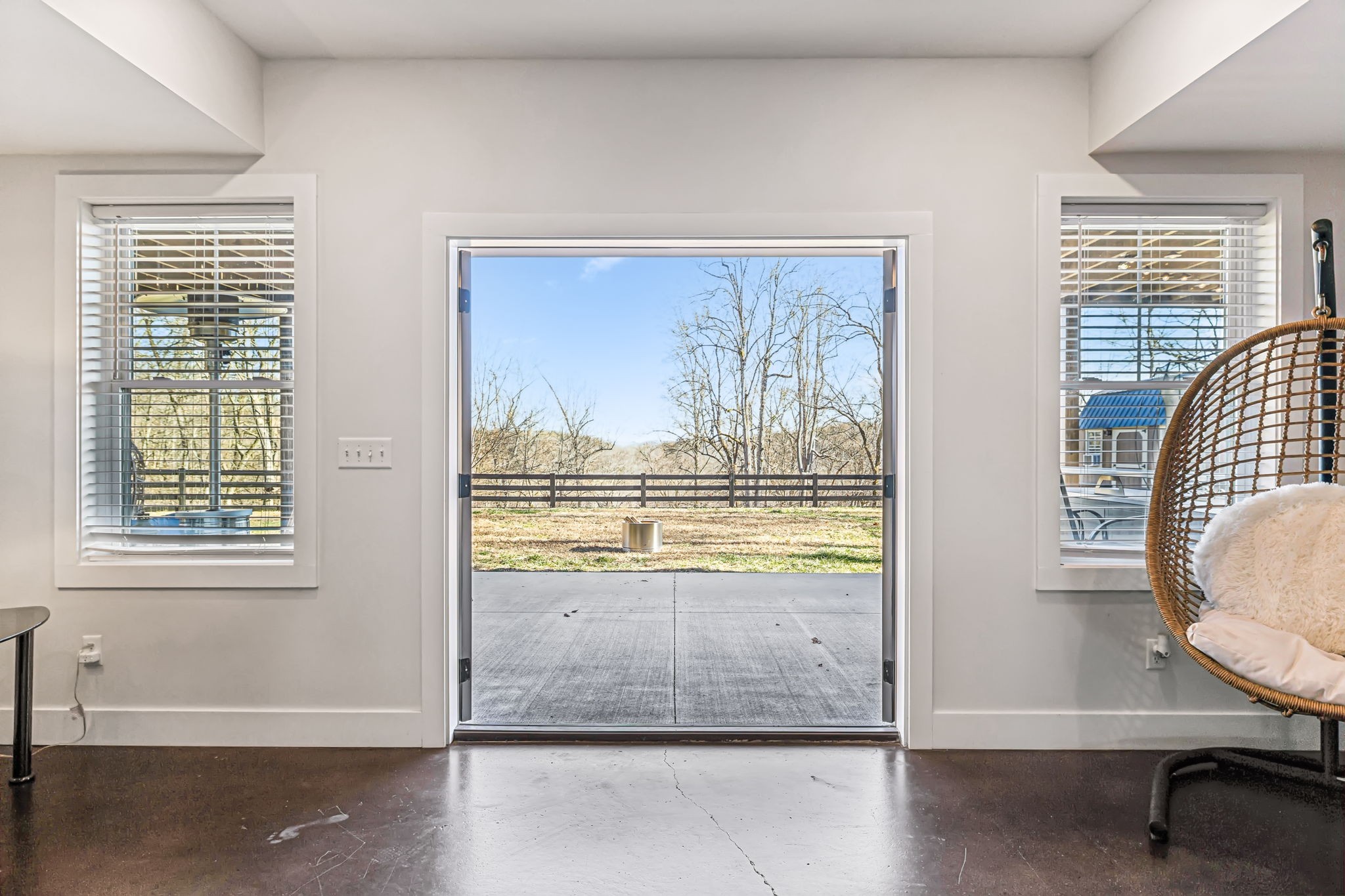 8425 Rolling Hills Dr