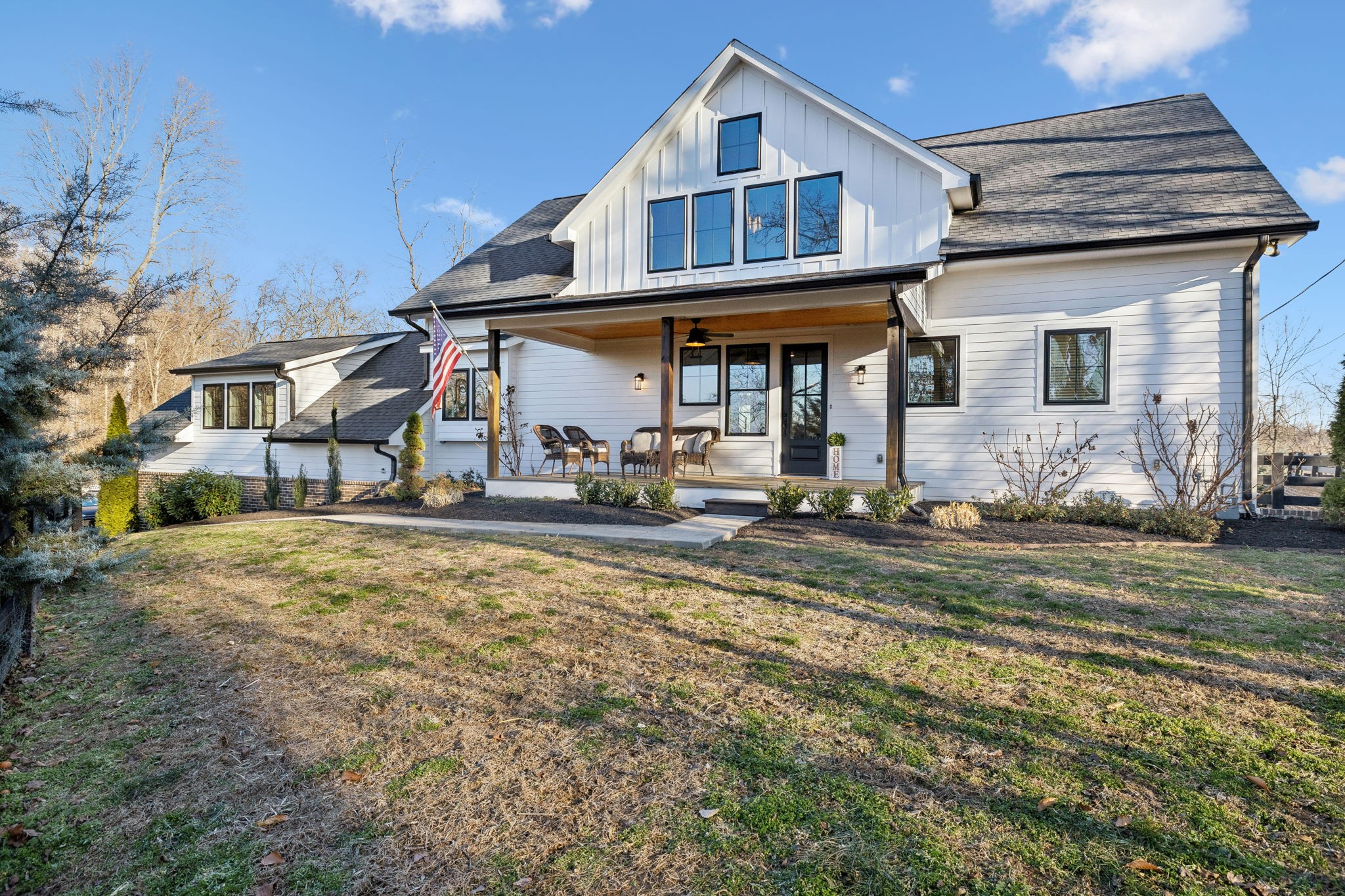 8425 Rolling Hills Dr