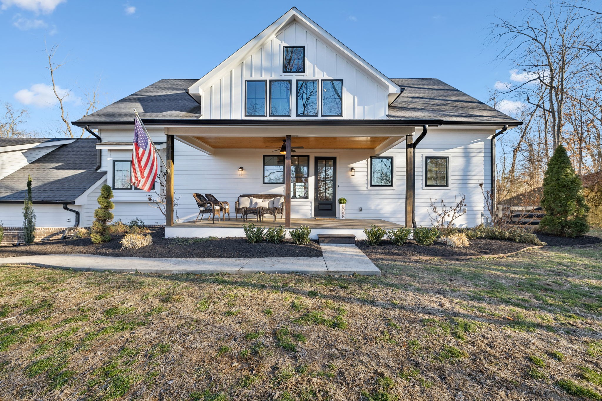 8425 Rolling Hills Dr