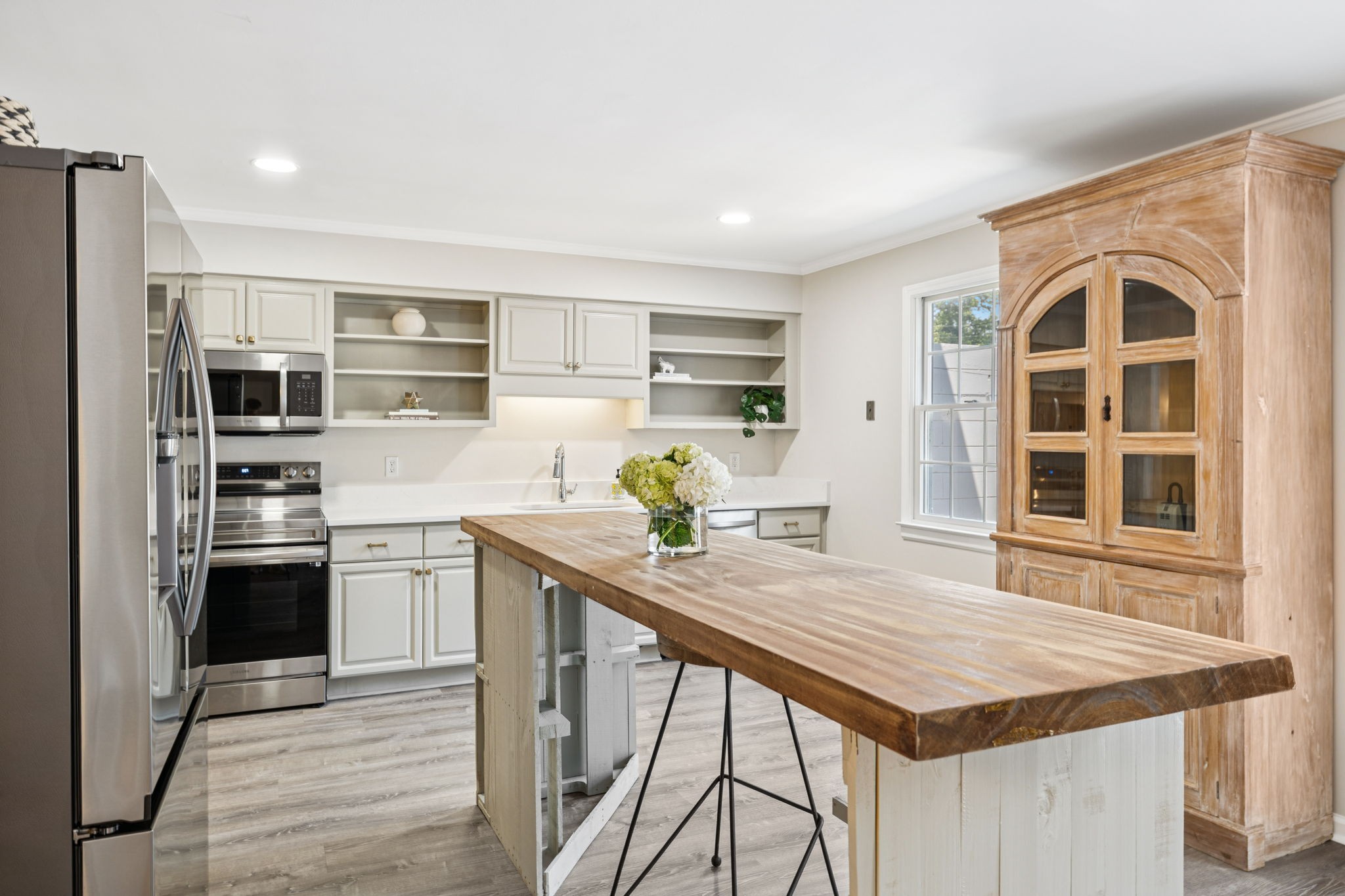 8300 Sawyer Brown Rd Unit: Apt H304